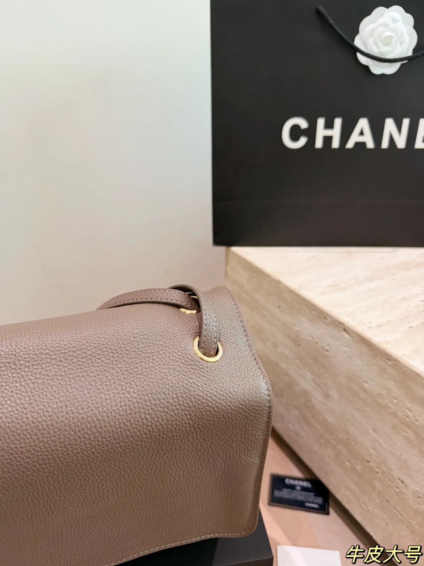 Audemars Piguet 银色 牛皮 斜挎包 轻便斜挎款
