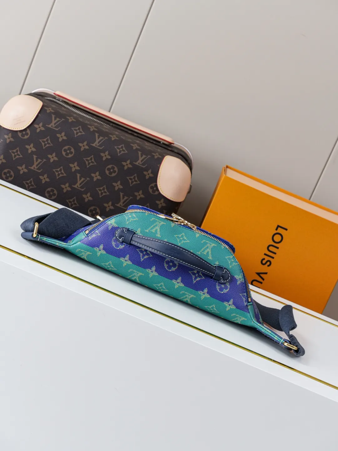 Louis Vuitton Belt Bag Casual Leather