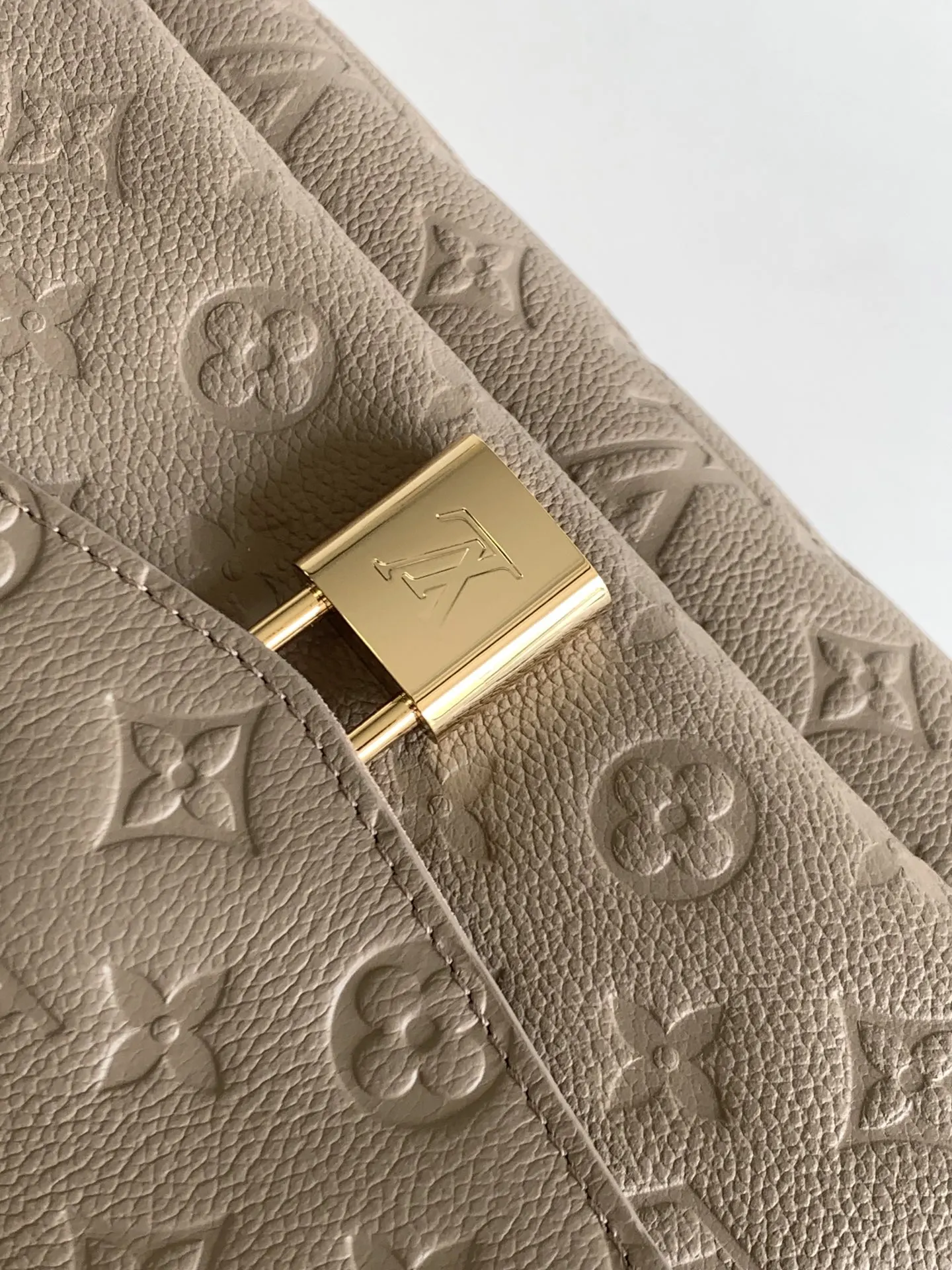 Audemars Piguet 黑色 杏色 牛皮 鏈條包 精致鏈條款