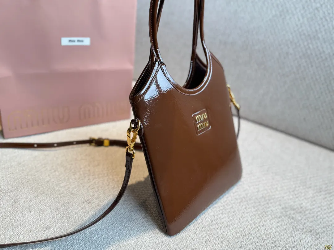 Miu miumiu 美式复古神仙迷你托特包 字母 大容量托特款