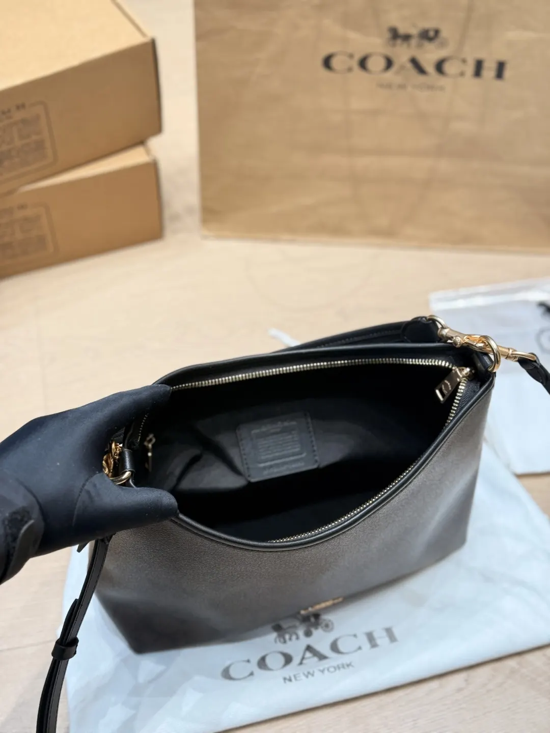 Coach 牛皮 腋下包 复古腋下背款