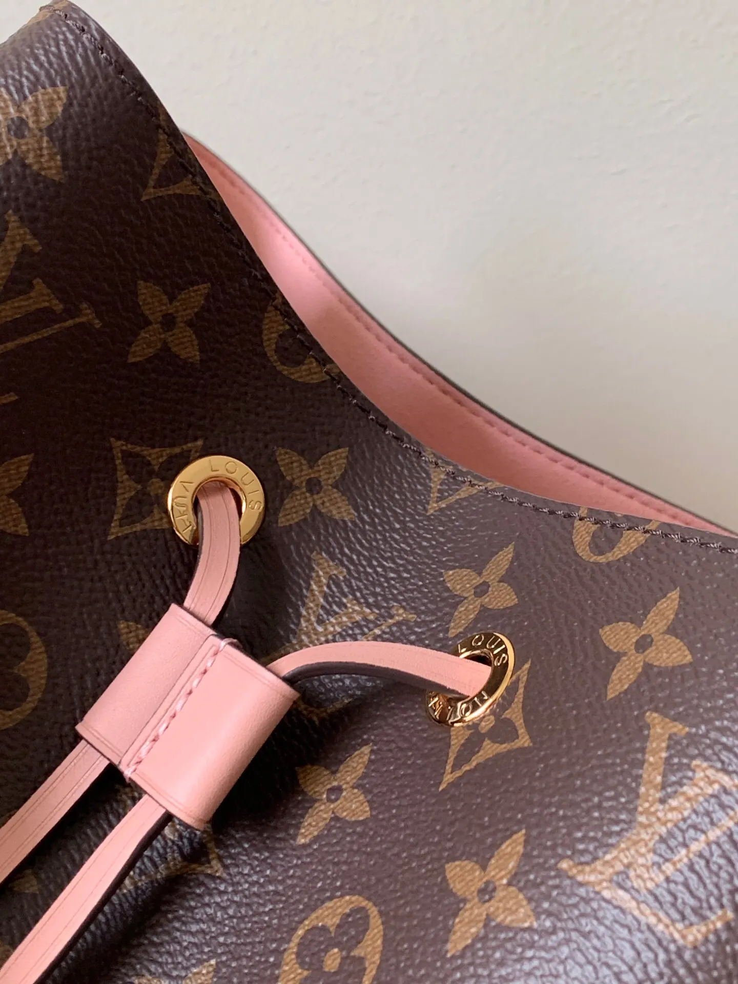 Louis Vuitton Bucket Bag Casual