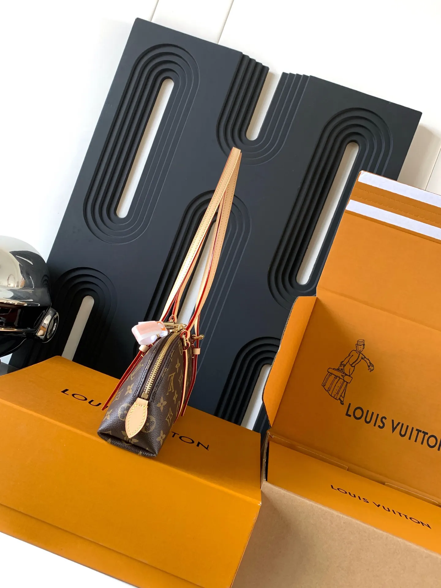 LV accessories single item Image 3 LV accessories single item Image 3