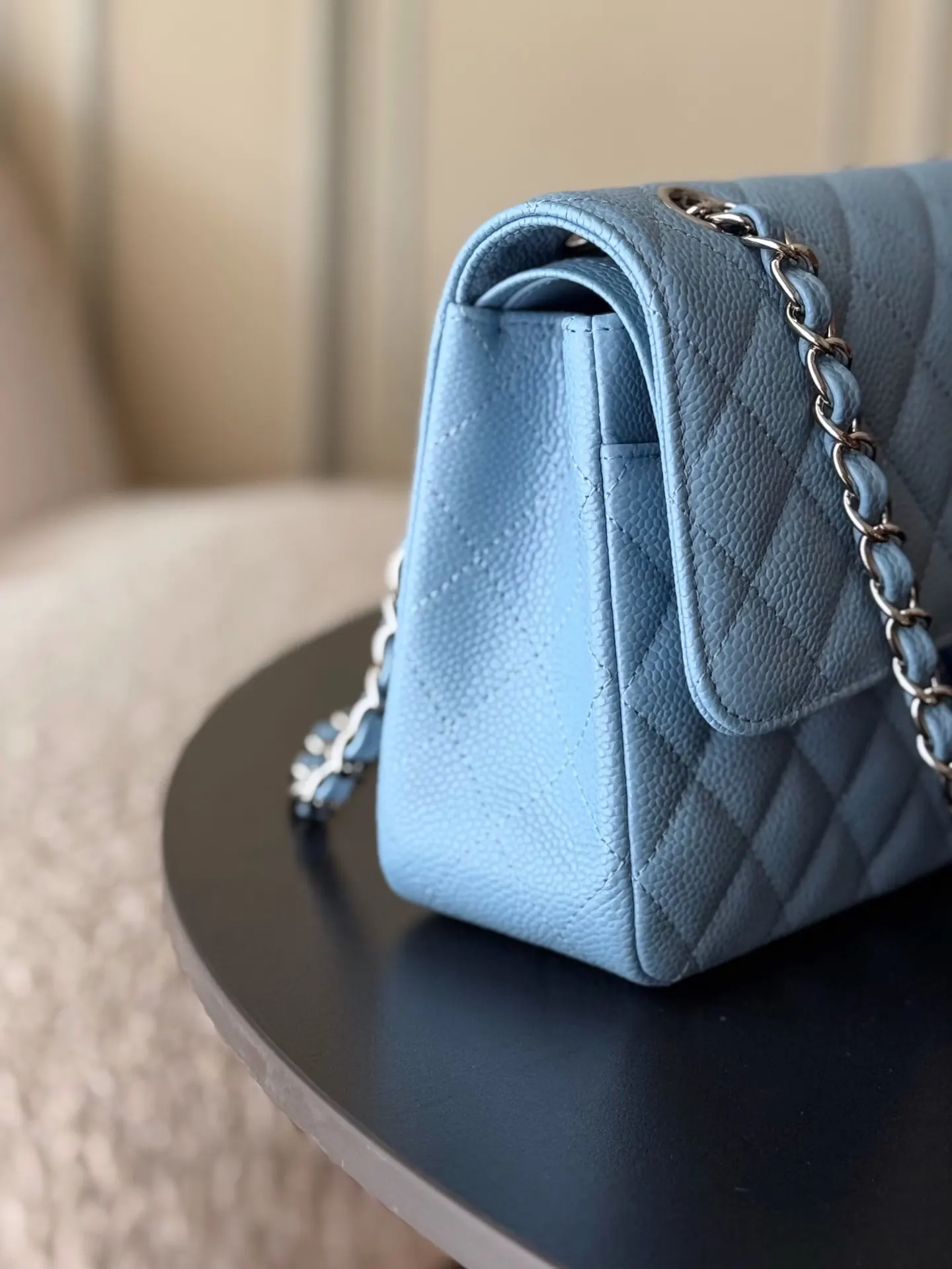 Chanel 浅蓝色鱼子酱牛皮翻盖链条包 金扣 复古