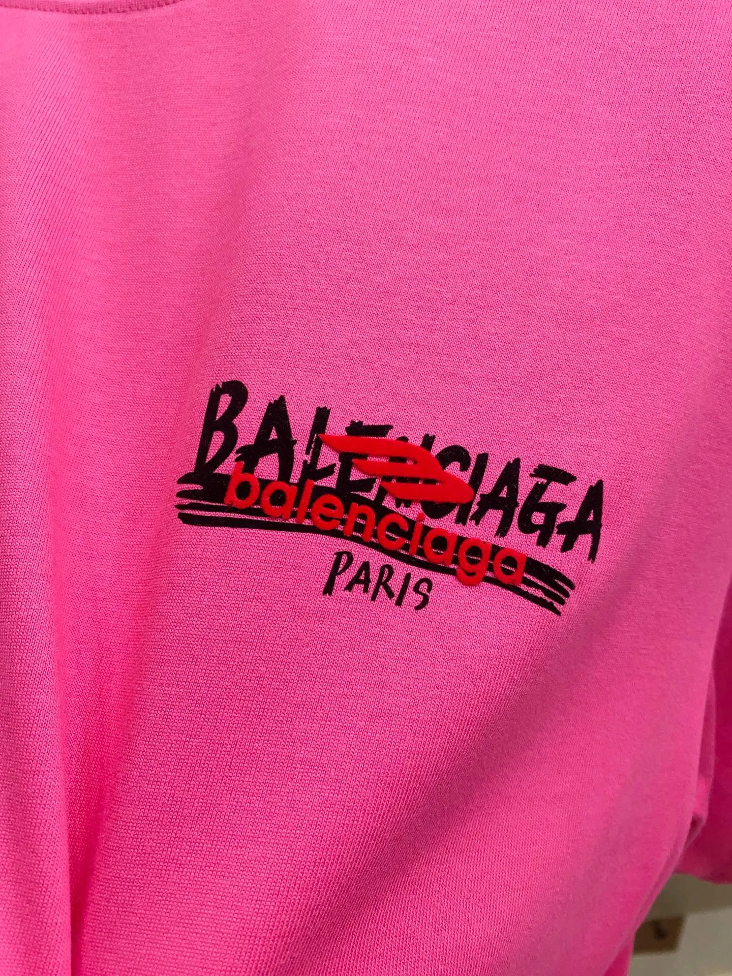 Balenciaga 塗鴉字母印花圓領短袖T恤 玫紅