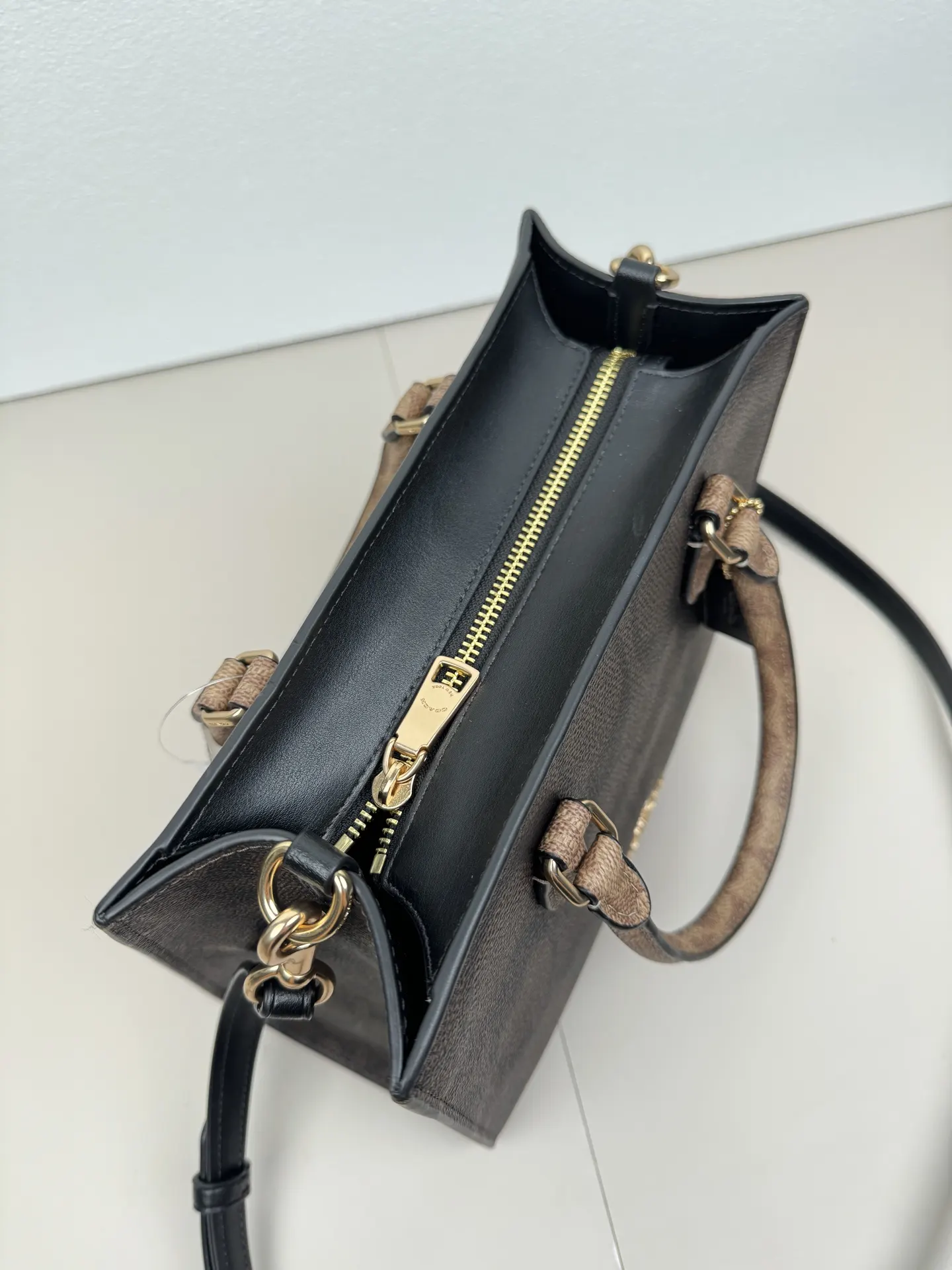 Cy676 Monogram Style Image 6 Cy676 Monogram Style Image 6