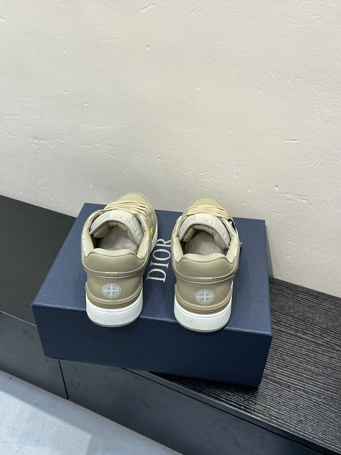 Dior Oblique White Leather Sneakers Image 6 Dior Oblique White Leather Sneakers Image 6