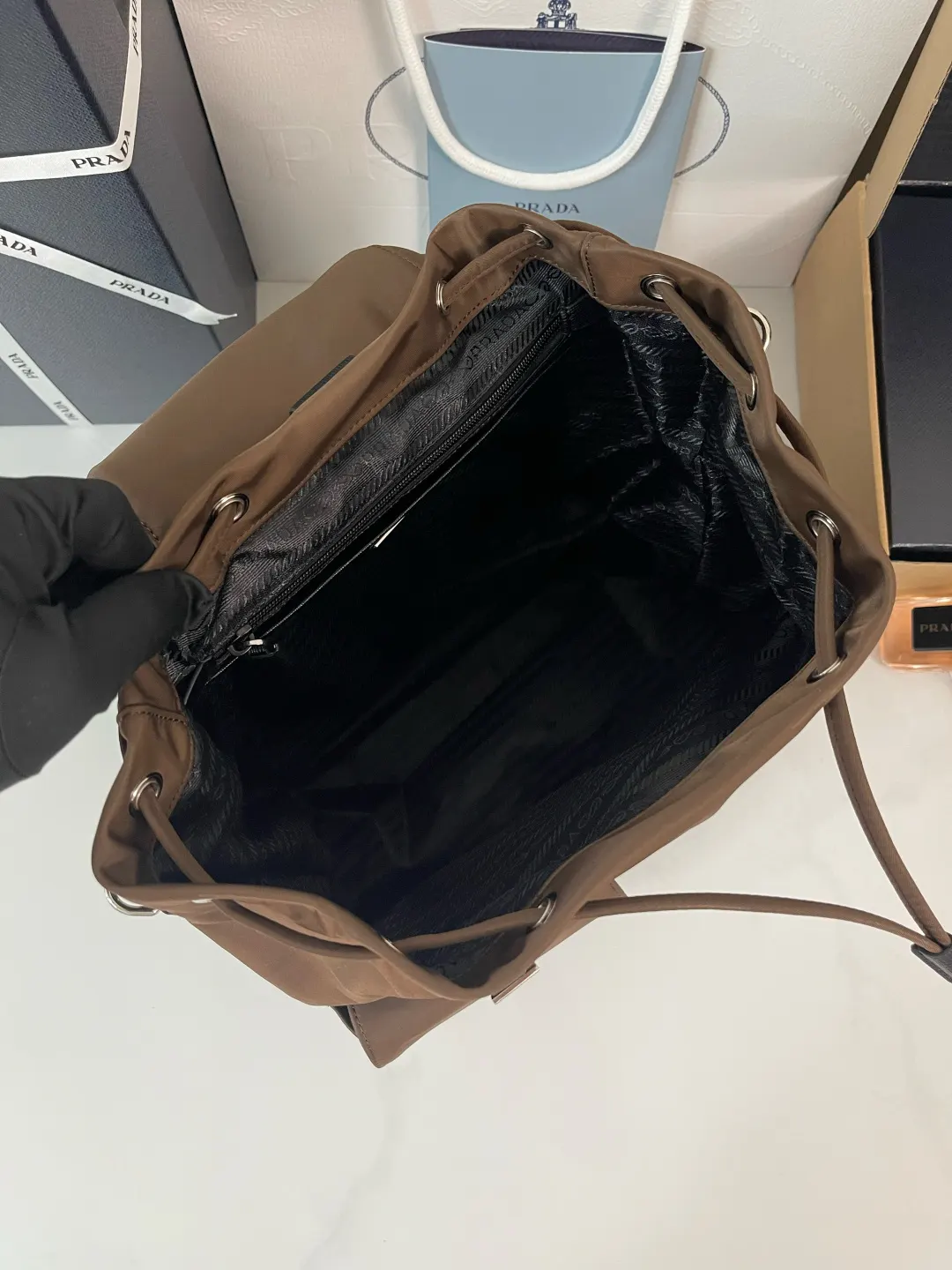 尼龍 一条可拆卸的肩带 一包两用 不同场合可交换使用 雙肩包 实用雙肩款