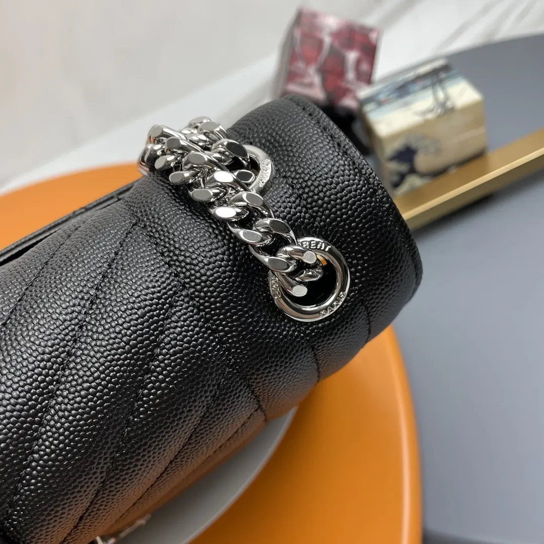 牛皮 无敌 中号粒面压花绗缝真皮 链条包 精致链条款