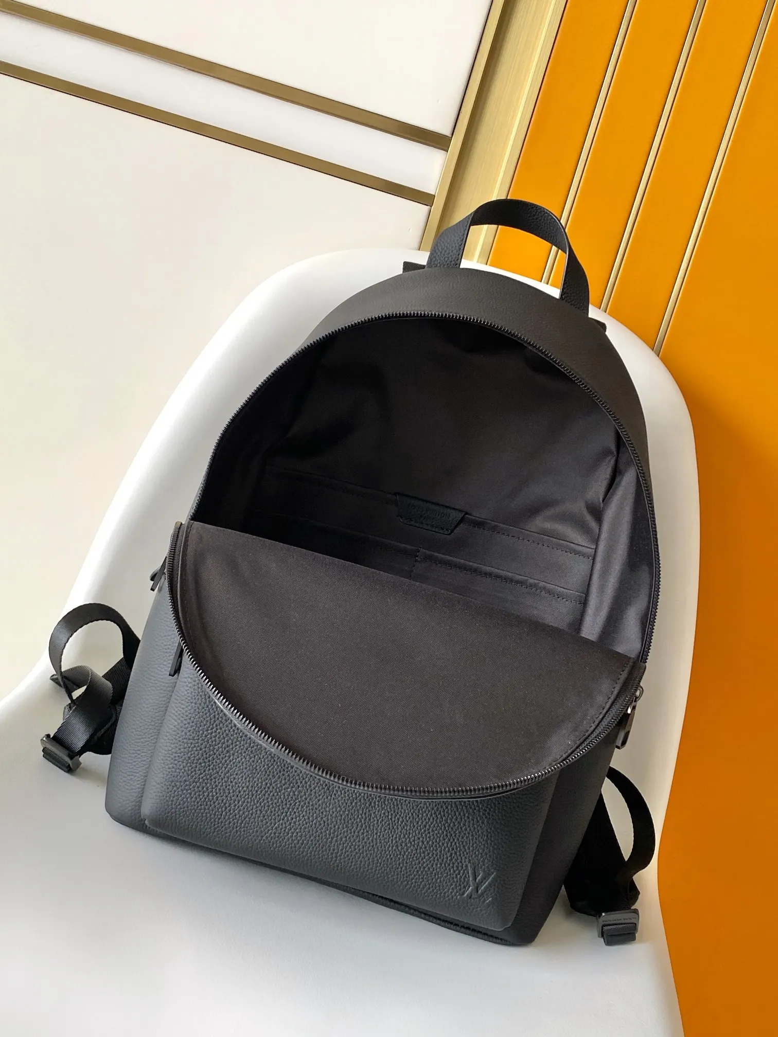 LV Discovery blue, backpack Image 8 LV Discovery blue, backpack Image 8