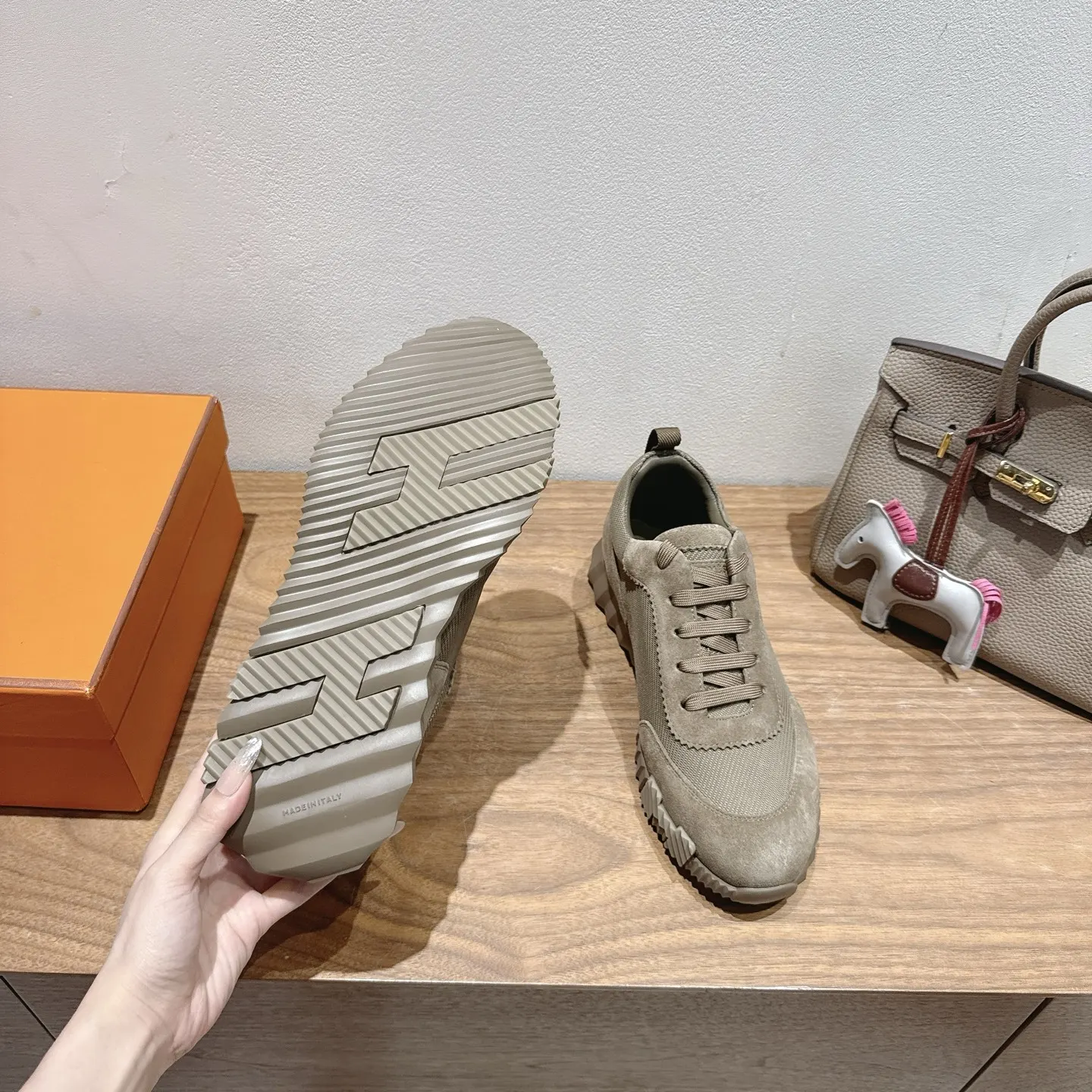Hermès SS 运动鞋(數字8) Hermès SS 运动鞋(數字8)