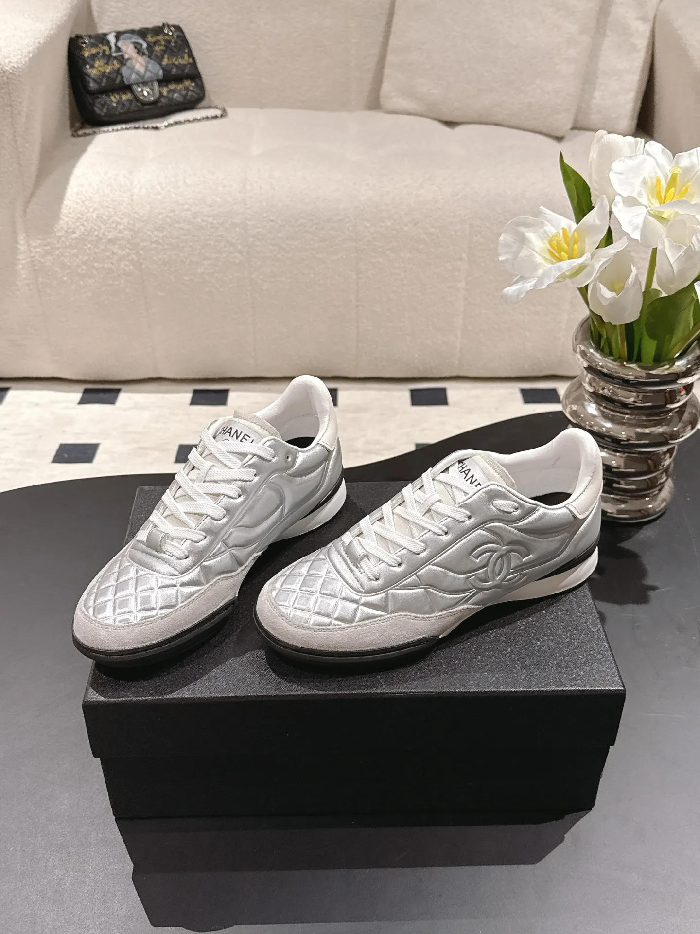 Chanel 白色羊皮休闲鞋 经典低帮