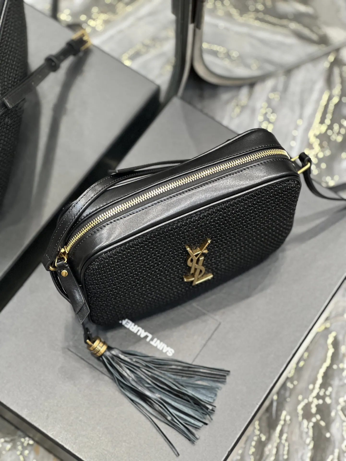 黑色 小牛皮 NEW Lou相机包 黑色 黑色编织金扣 进口意大利 斜背包 輕便斜挎款