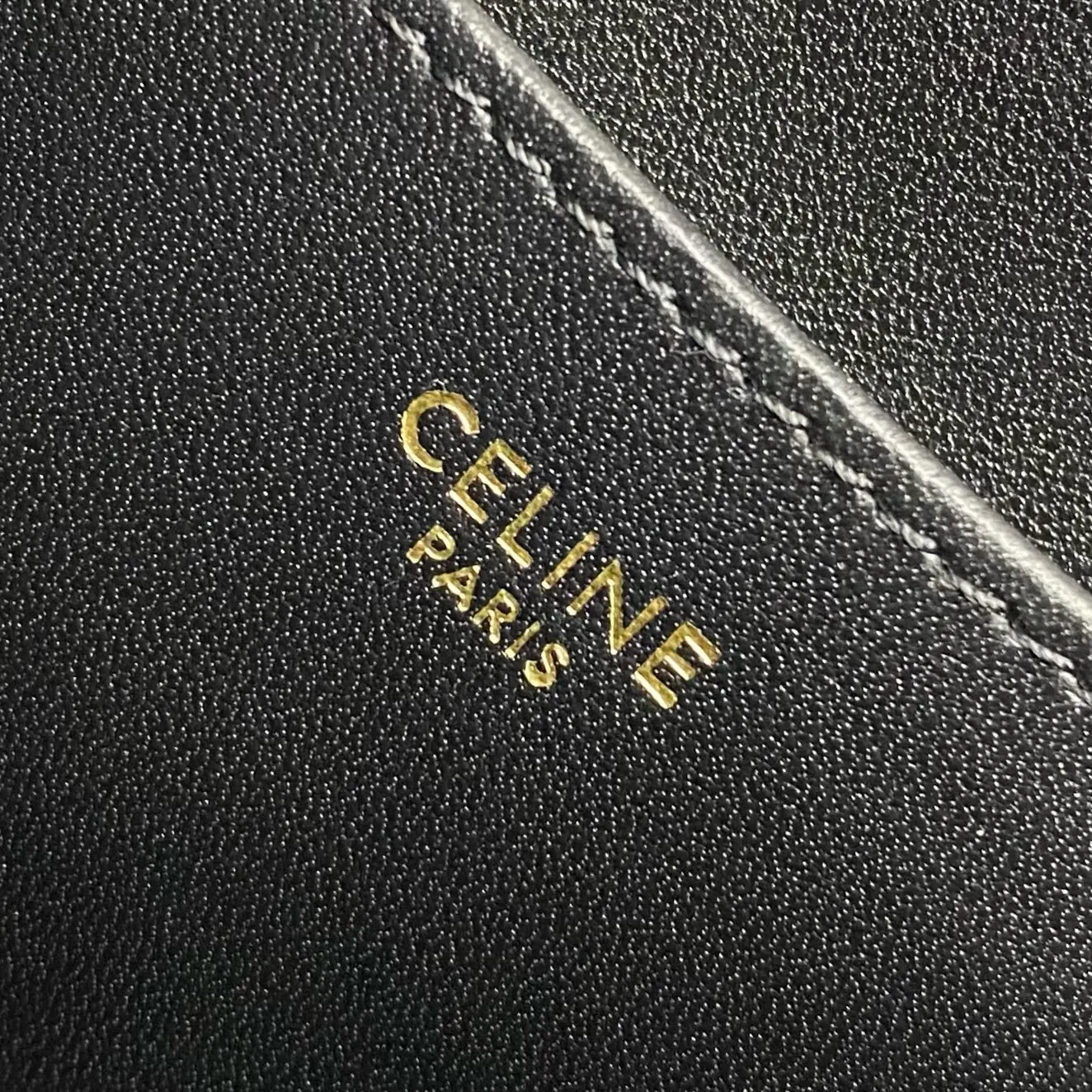 Celine 黑色 金色 腋下包 復古腋下背款(數字9) Celine 黑色 金色 腋下包 復古腋下背款(數字9)