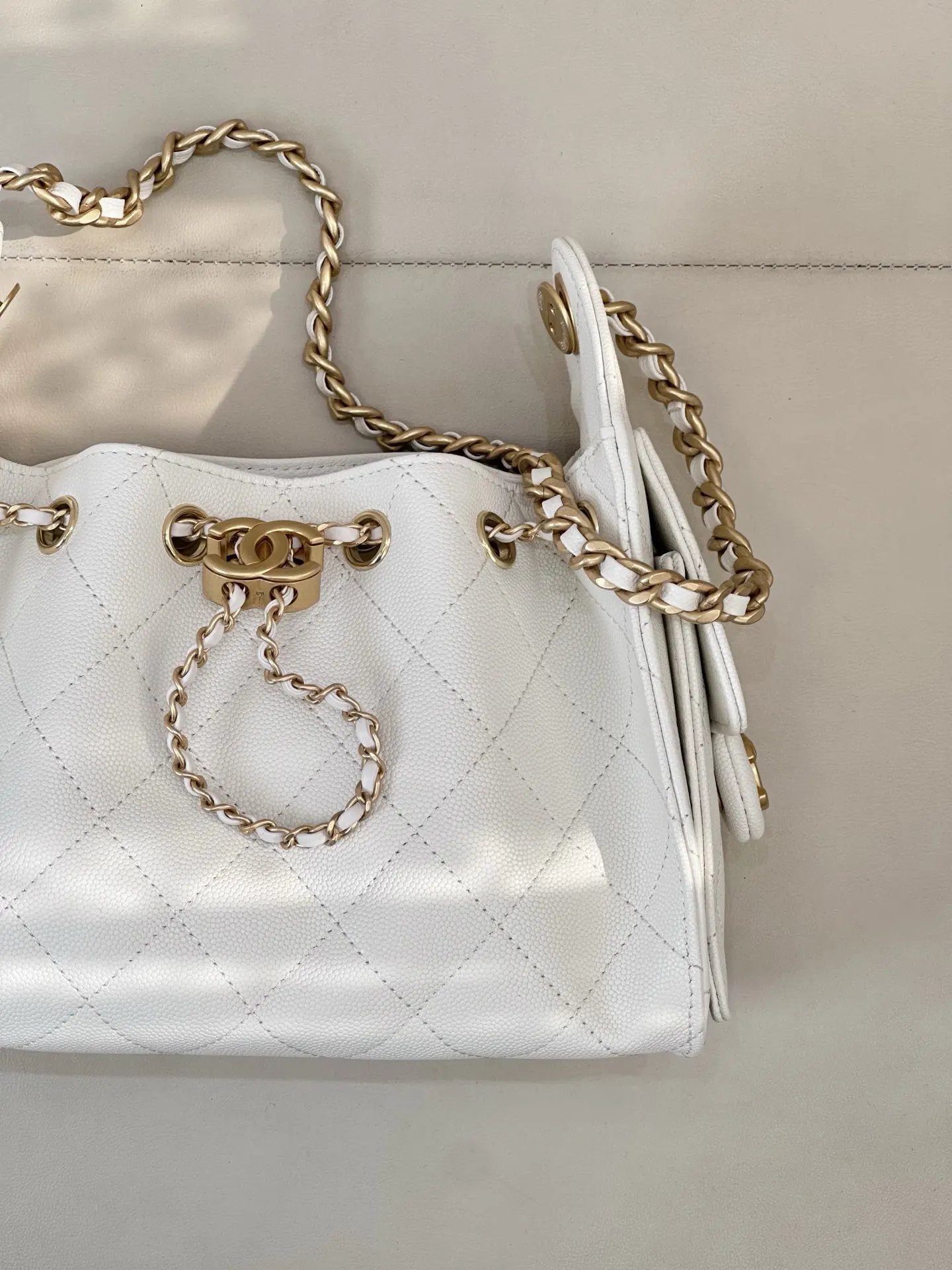 White Hobo Shoulder Bag Vintage