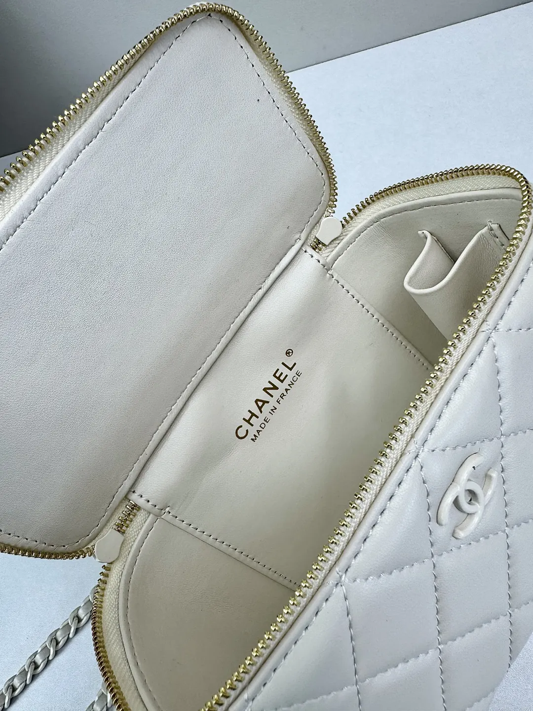 CHANEL 手柄长方盒 包真的太太太精致啦 包身 斜背包 輕便斜挎款