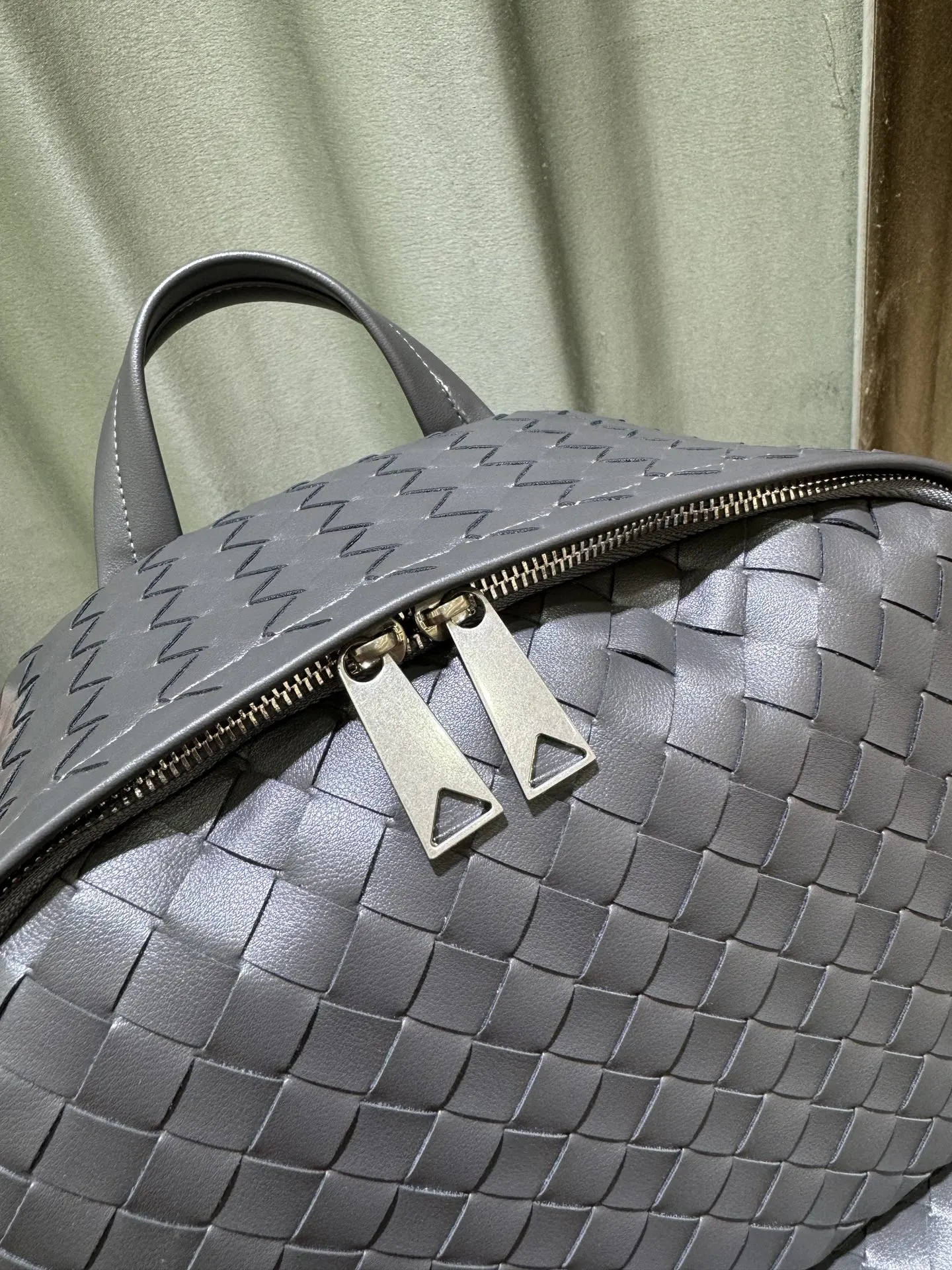 Bottega Veneta 小牛皮 雙肩包 实用雙肩款