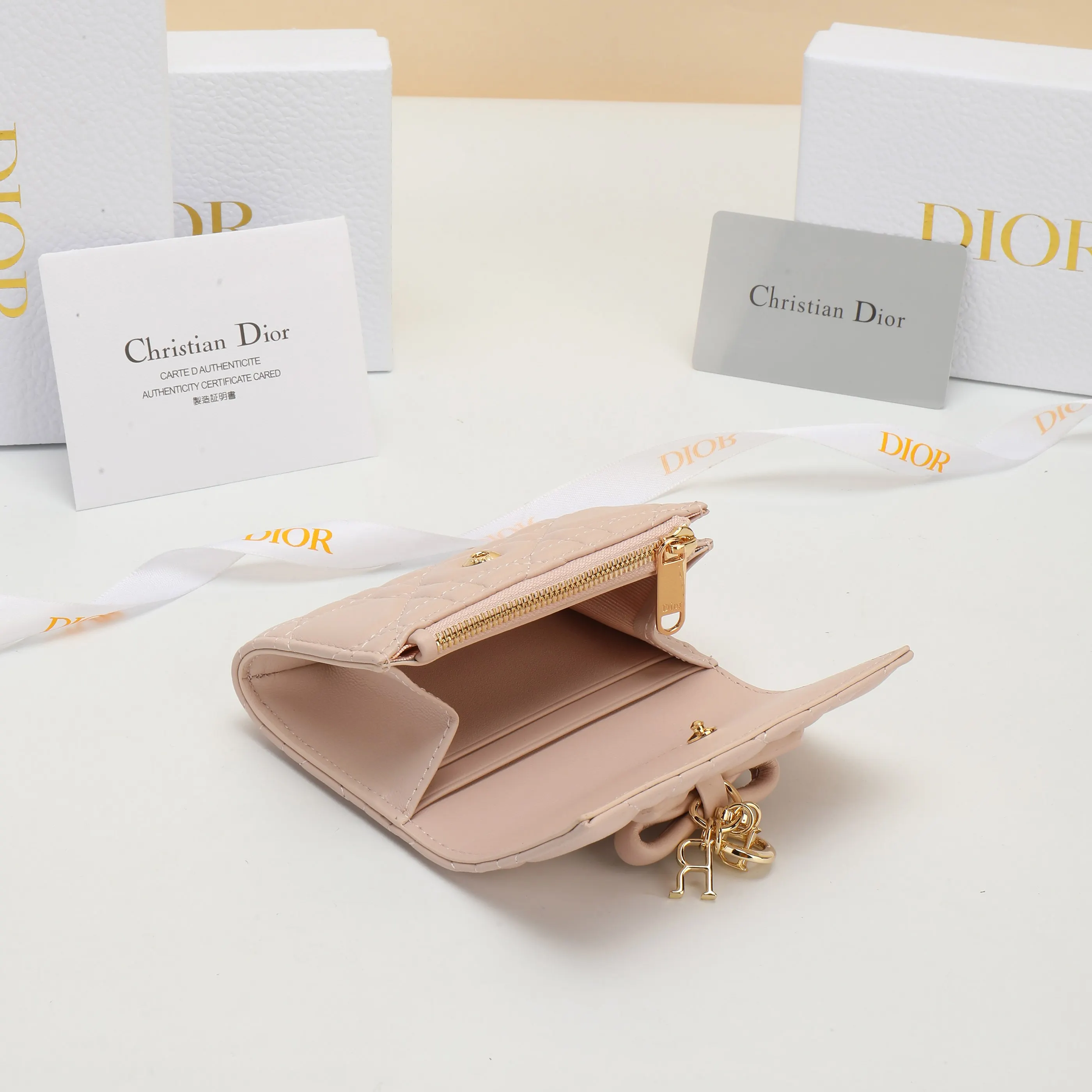 Dior Lady Dior 粉色 皮革 钱包