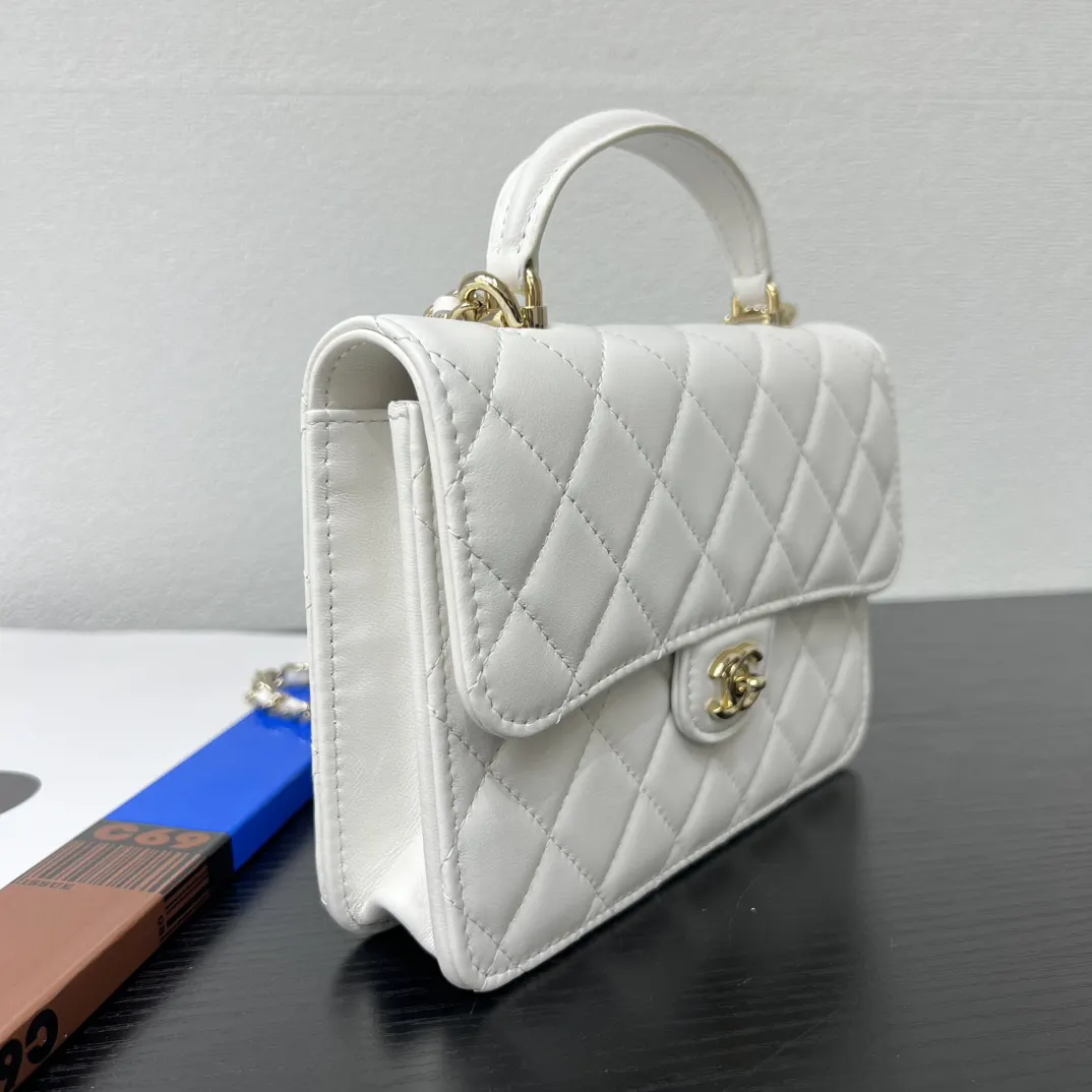 Chanel 白色 皮革 菱格绗缝 手提包