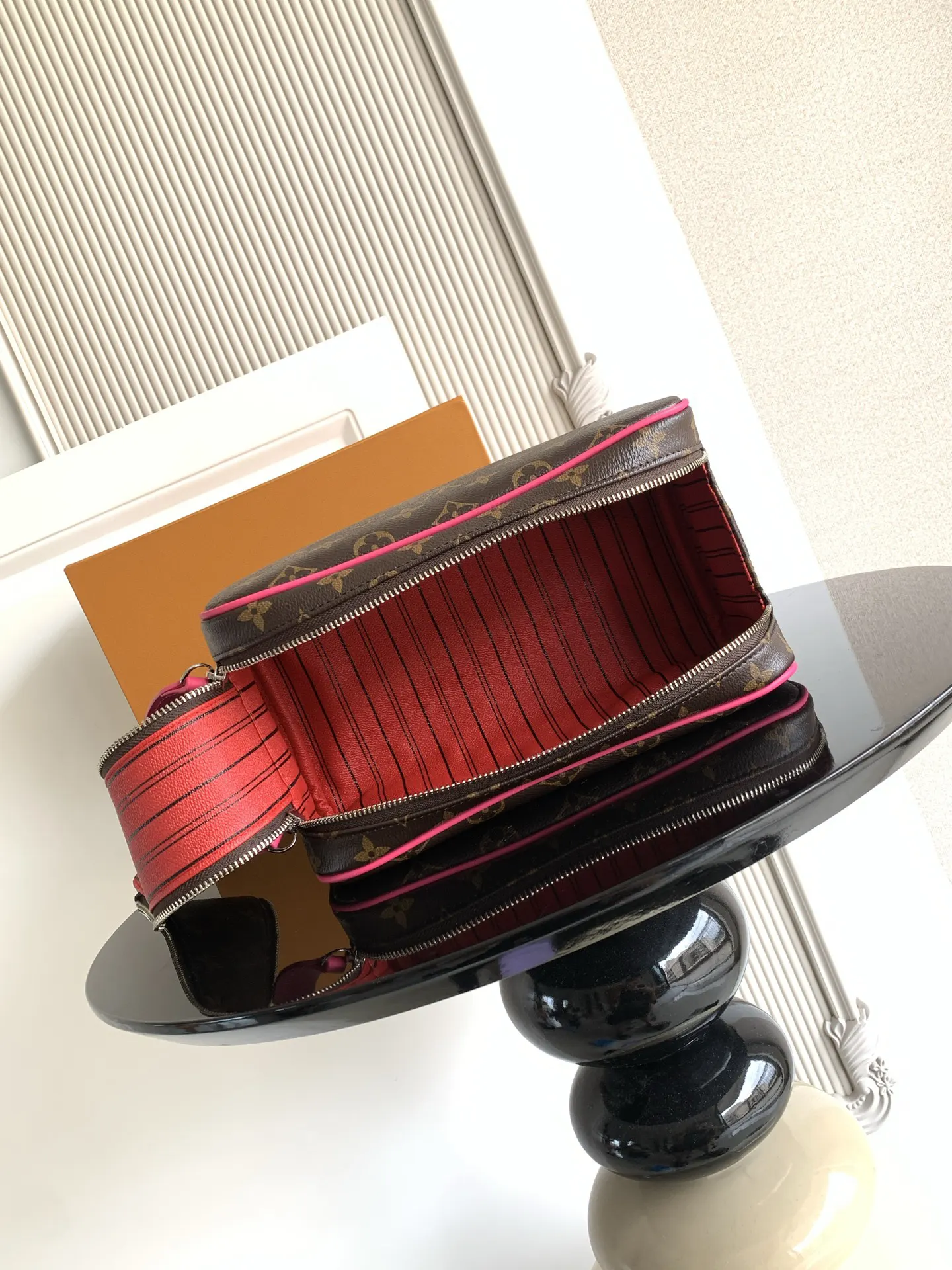 Louis Vuitton Organizer Pouch Travel Leather Image 9 Louis Vuitton Organizer Pouch Travel Leather Image 9