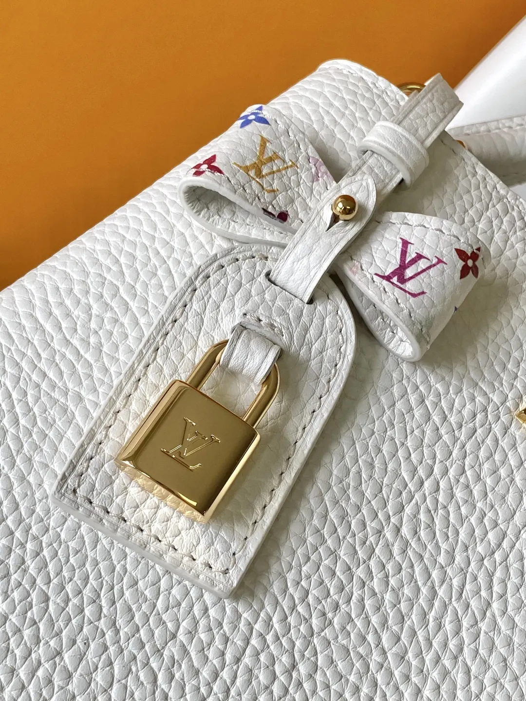 LV Capucines 黑色 白色 牛皮 收納包 旅行收納款
