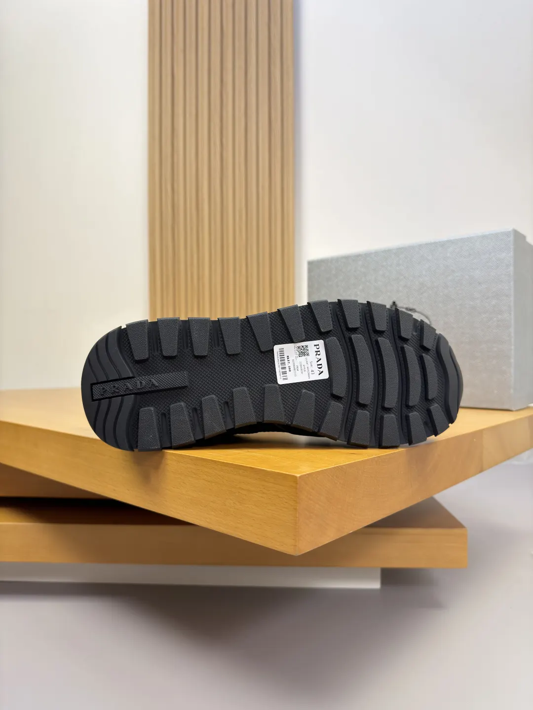 Prada 牛皮 帆布 Logo 运动鞋 休闲运动