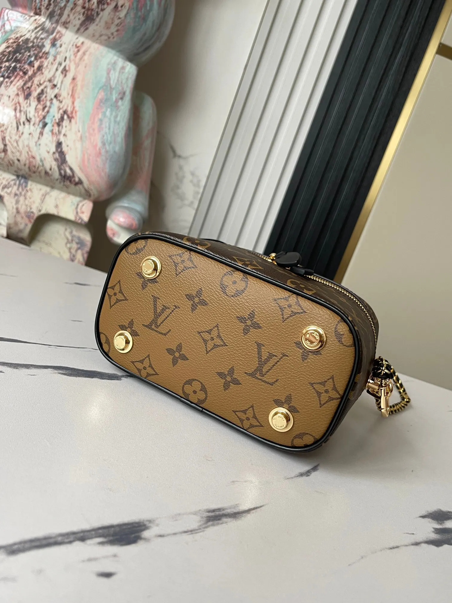 LV classic Monogram, chain bag, shoulder messenger model Image 5 LV classic Monogram, chain bag, shoulder messenger model Image 5