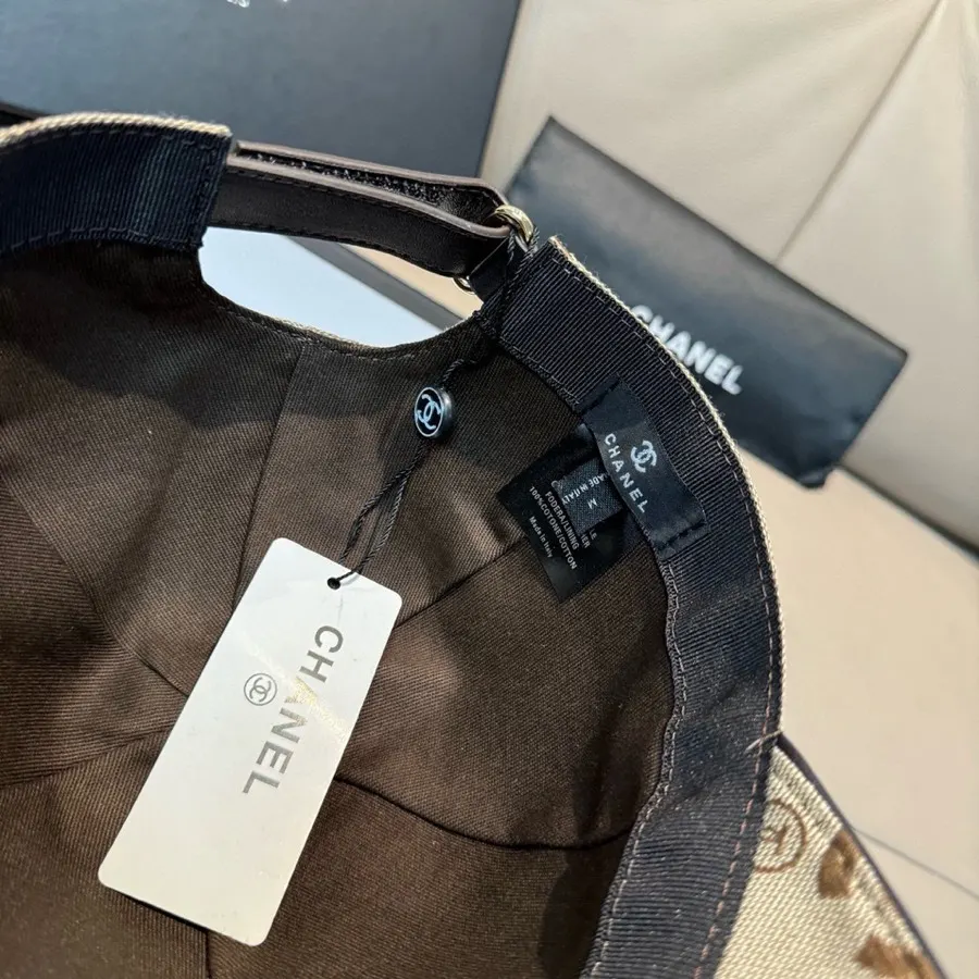 Chanel Logo帽子(數字8) Chanel Logo帽子(數字8)