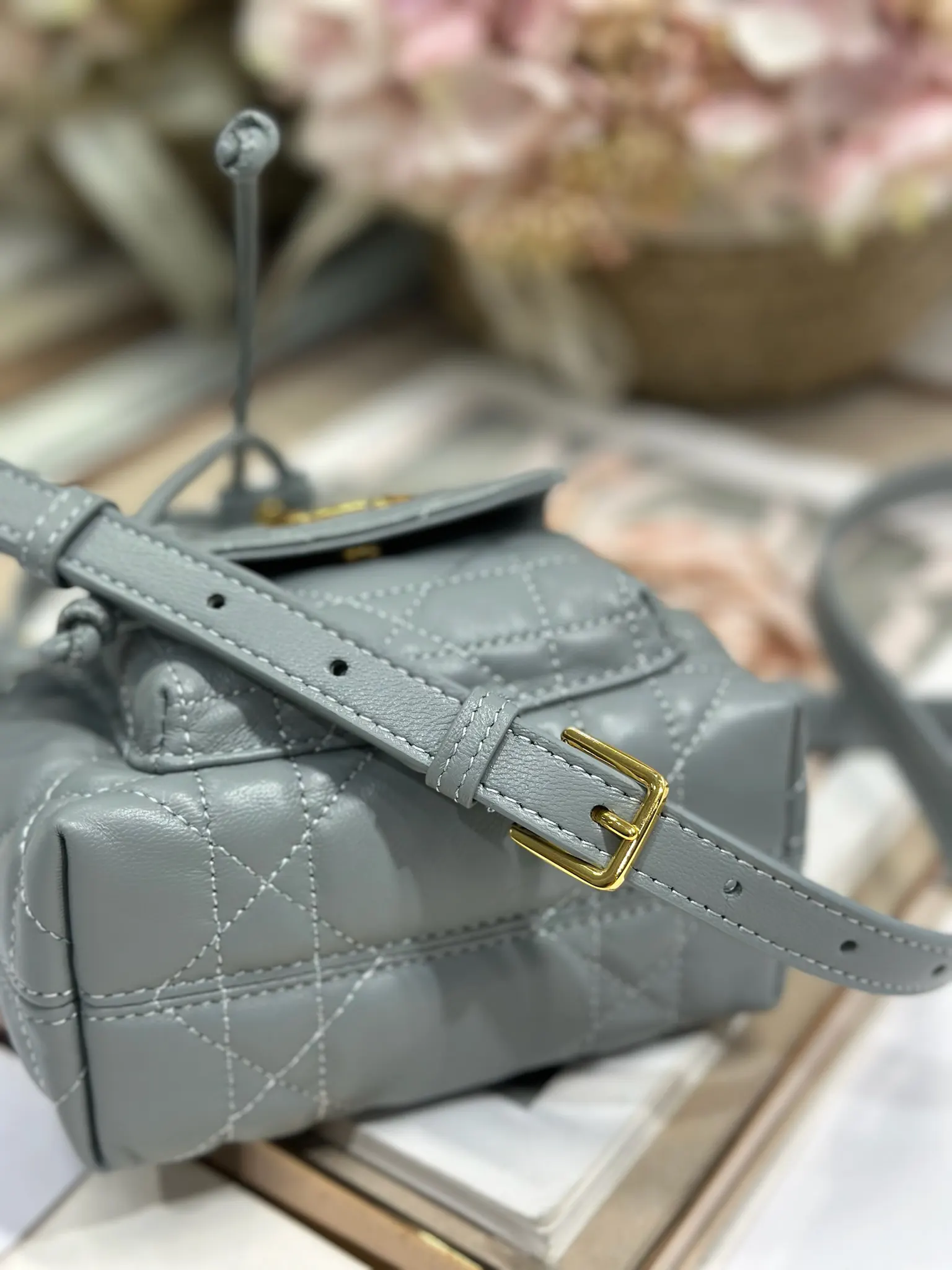 Dior Caro 灰色 皮革 水桶包
