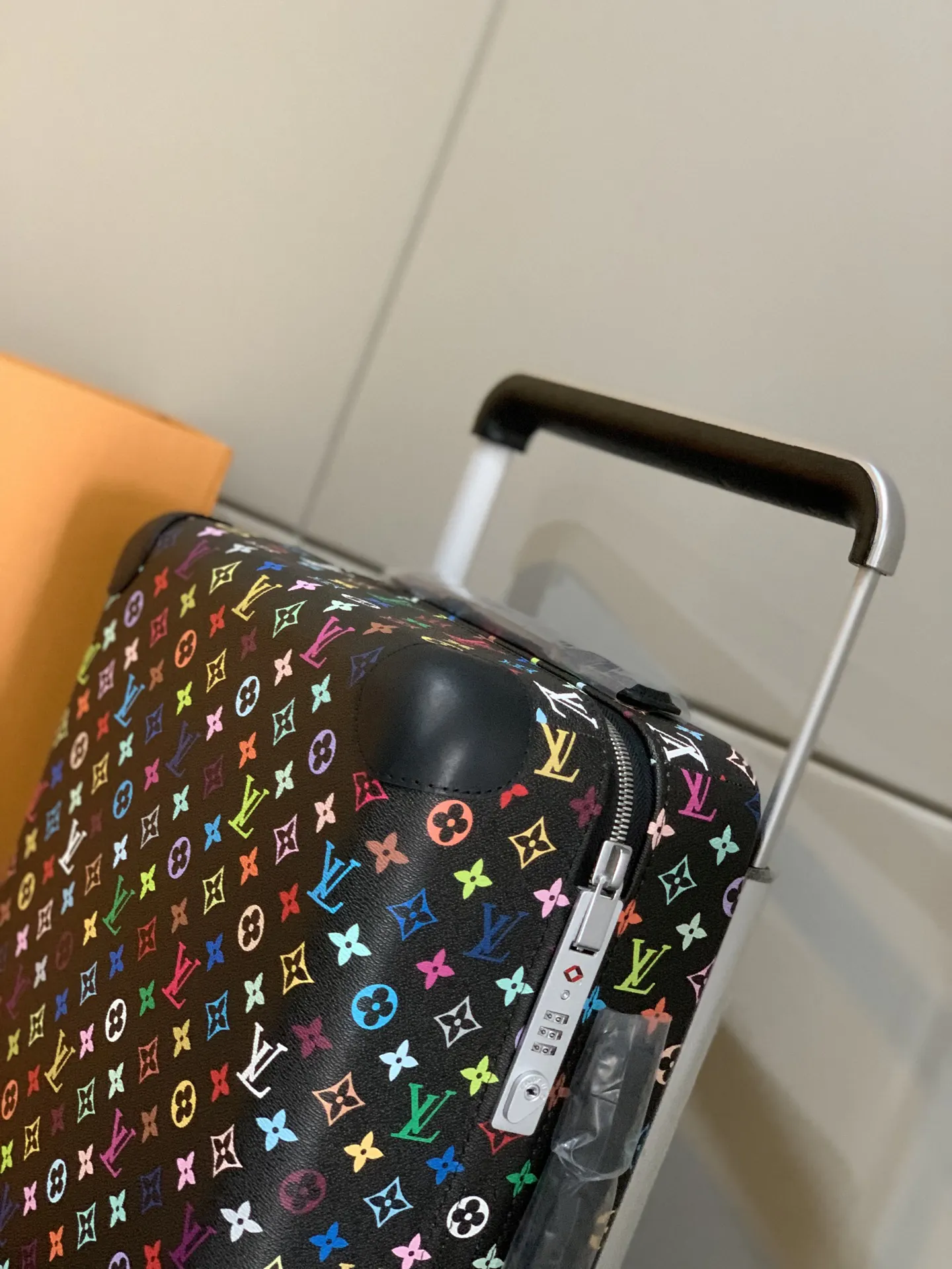 灰色 銀色 拉杆真皮包裹 行李箱 旅行拉杆款 輕便出行款