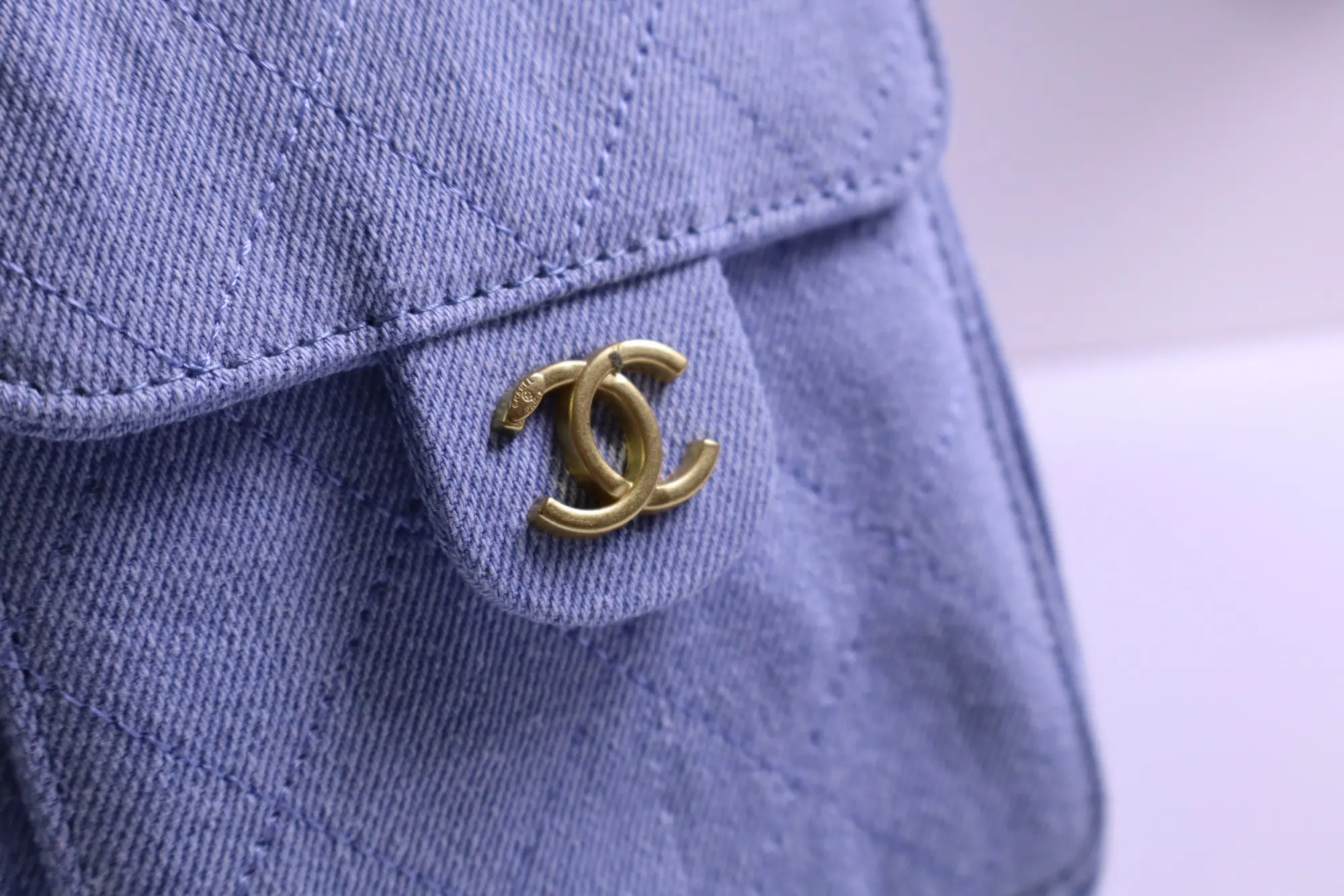 Chanel 蓝色 牛仔 腋下包
