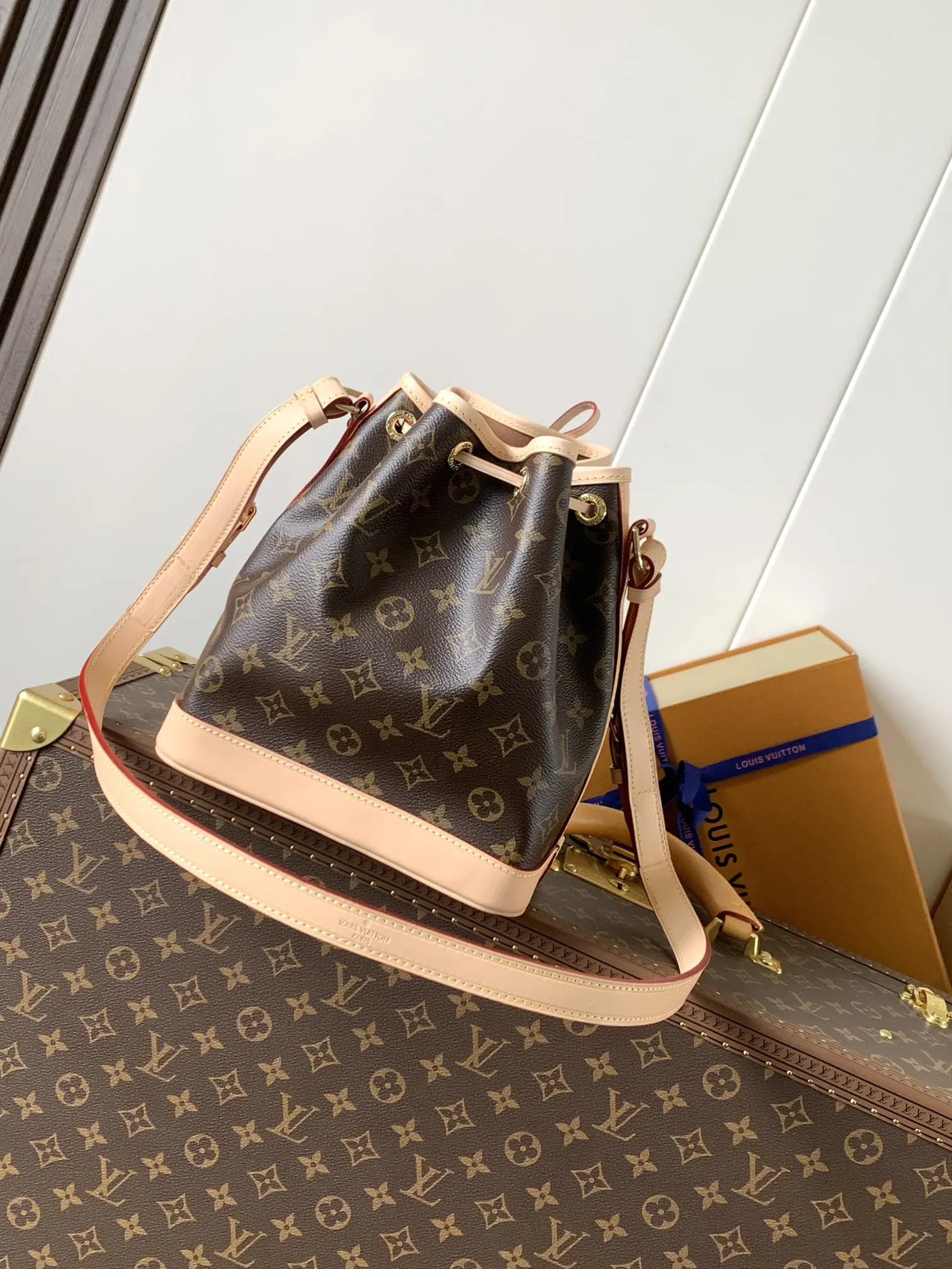 LV 老花 牛皮 老花 白格 钢扣钢 收纳包 旅行收纳款