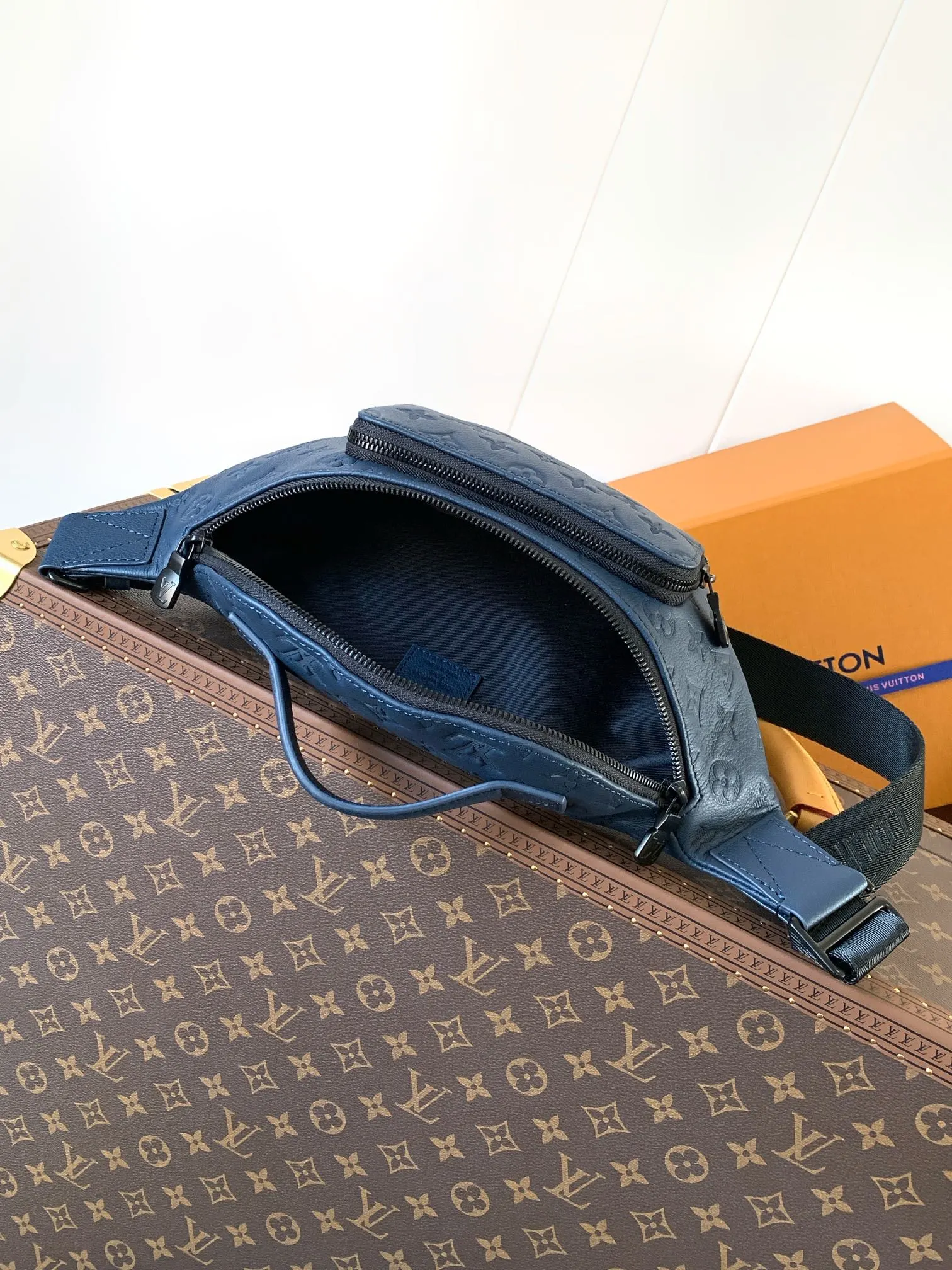 Belt Bag Casual Leather Image 9 Belt Bag Casual Leather Image 9