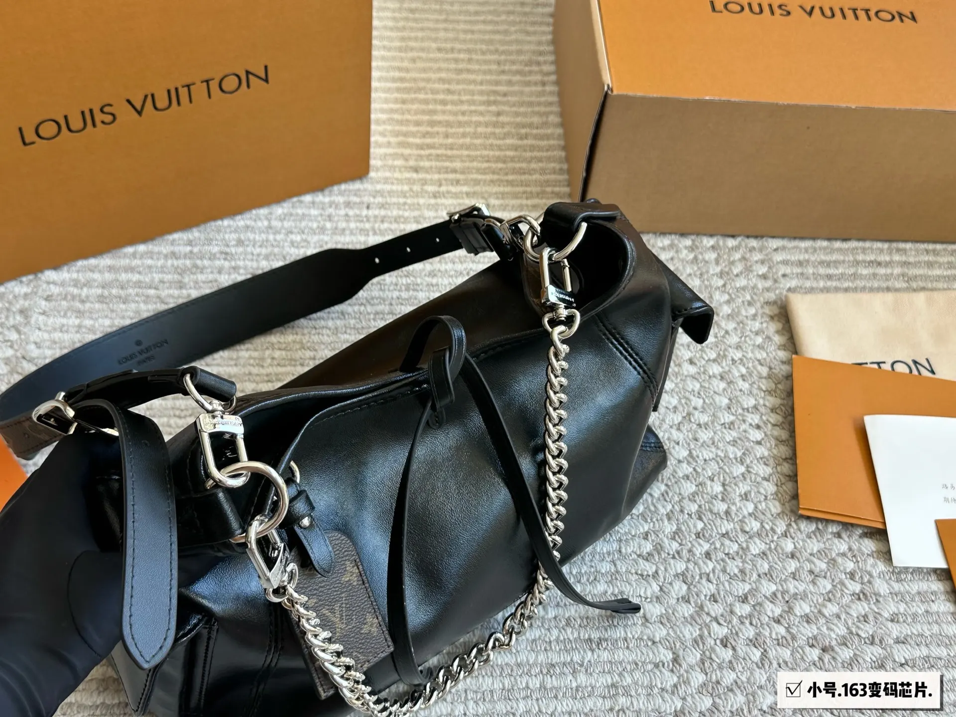CarryAll 牛皮 CARRYALLDARK 中号 斜背包 輕便斜挎款