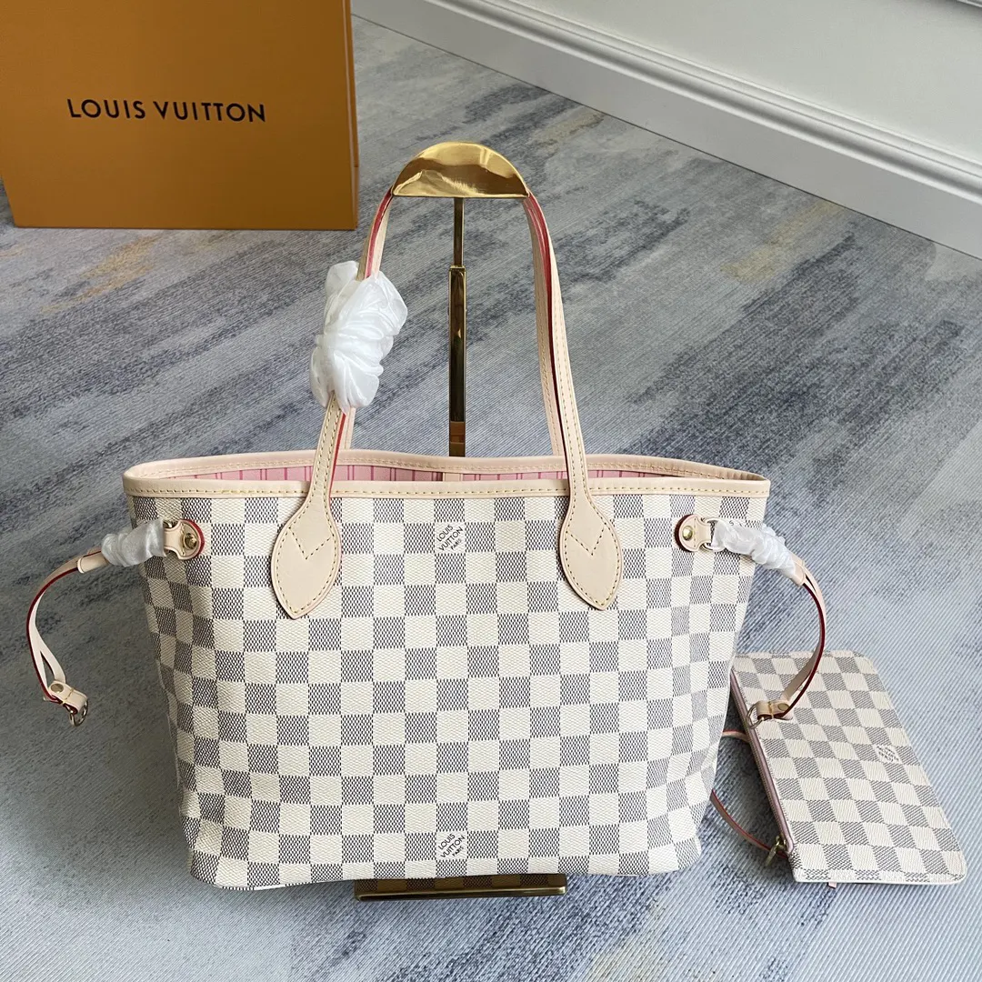 Louis Vuitton Gold Clutch Bag Leather