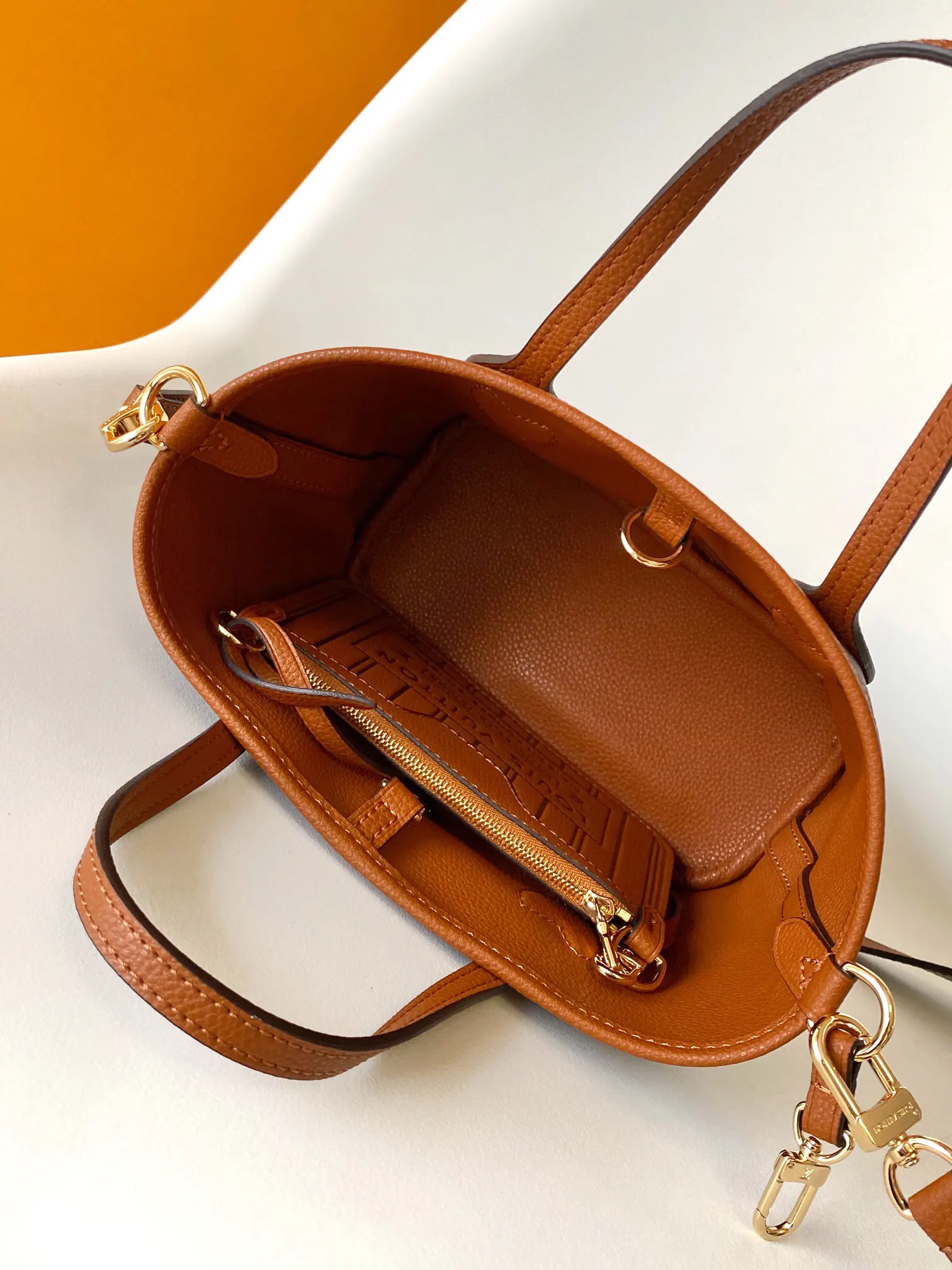 LV Neverfull 黑灰配色 托特包 大容量通勤款(數字9) LV Neverfull 黑灰配色 托特包 大容量通勤款(數字9)