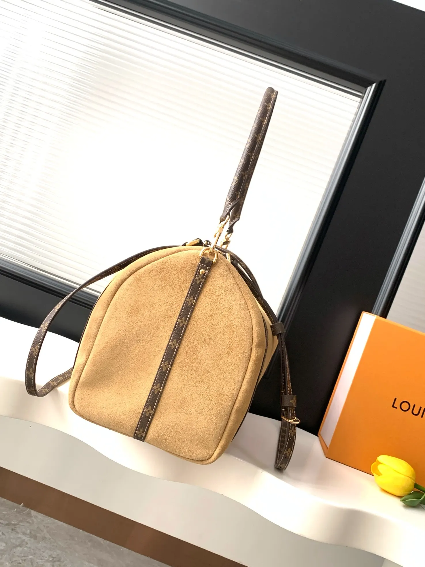 LV Keepall travel bag, large capacity travel model Image 2 LV Keepall travel bag, large capacity travel model Image 2