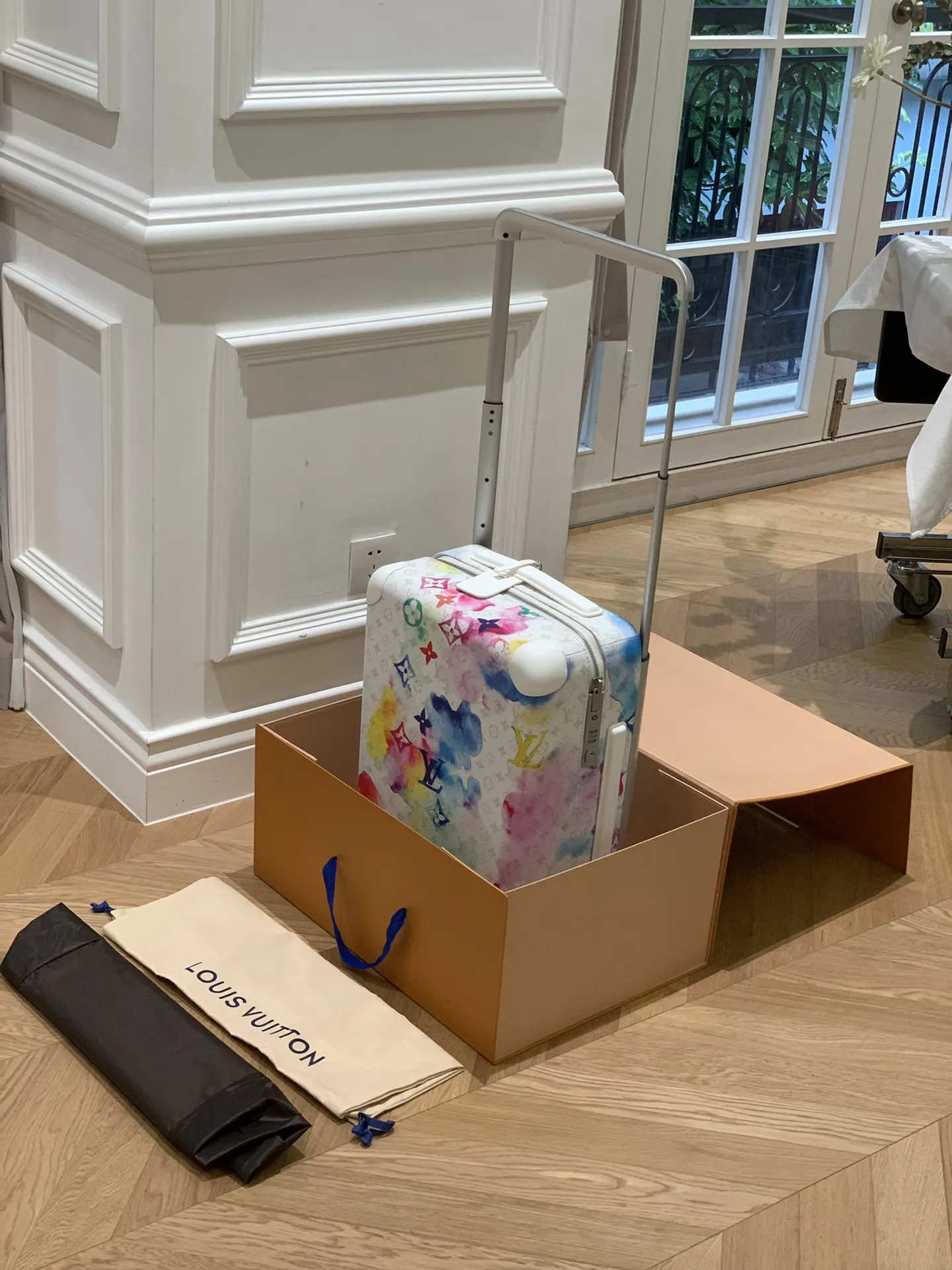 灰色 银色 拉杆真皮包裹 行李箱 旅行拉杆款 轻便出行款