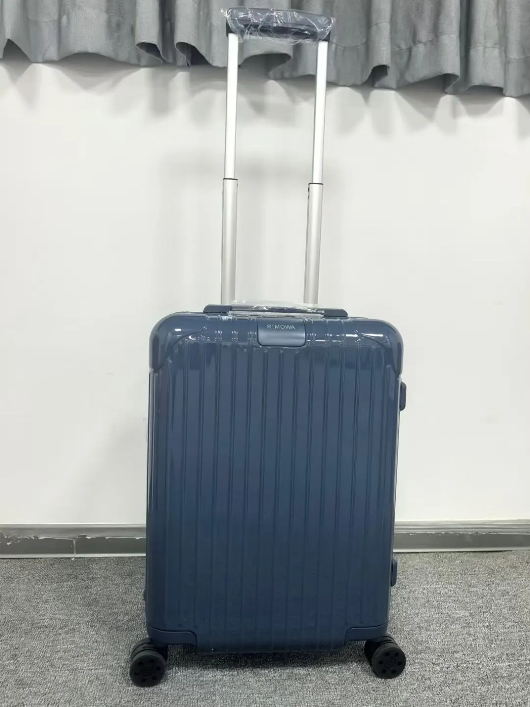 蓝色 黄色 Essential 系列终于迎来了 新颜色全网 行李箱 旅行拉杆款 轻便出行款