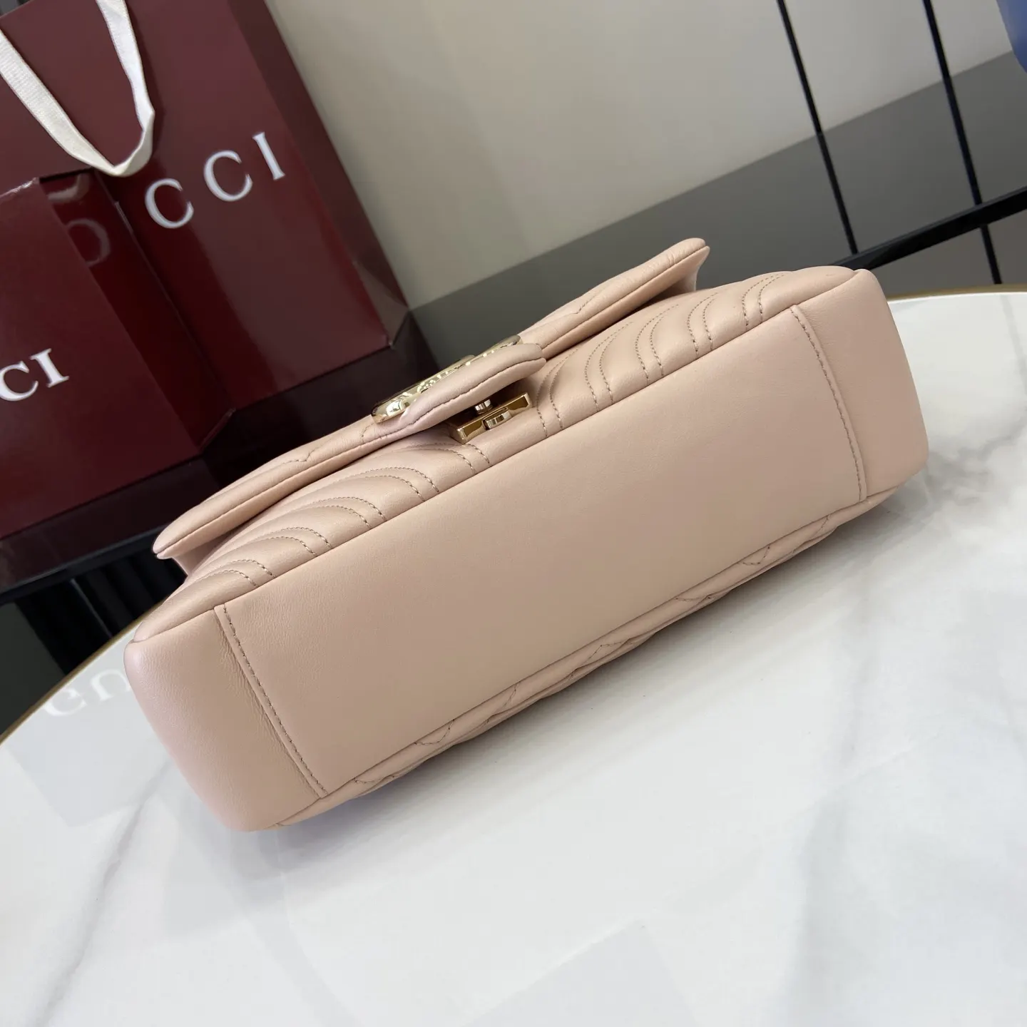 Gucci Marmont 絎縫皮革鏈條包 單肩斜挎
