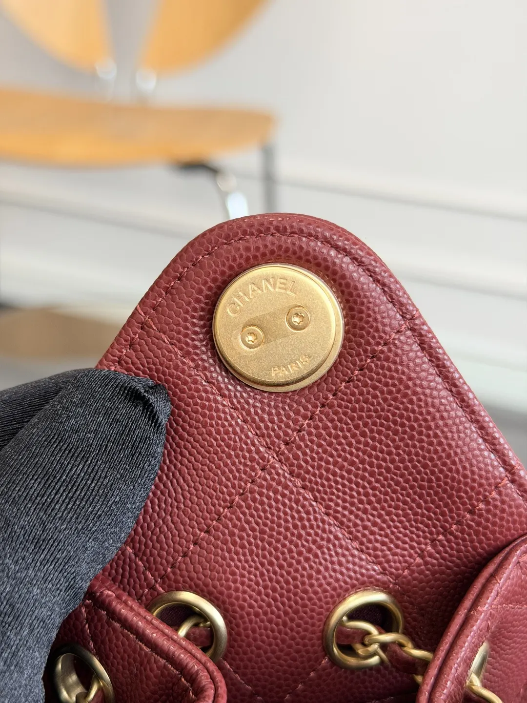 CHANEL 白色 紅色 小牛皮 腋下包 復古腋下背款(數字11) CHANEL 白色 紅色 小牛皮 腋下包 復古腋下背款(數字11)