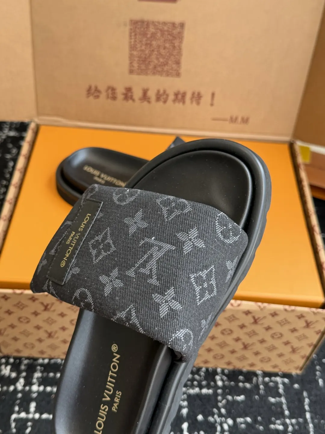 精選 拖鞋 轻便舒適款(數字5) 精選 拖鞋 轻便舒適款(數字5)
