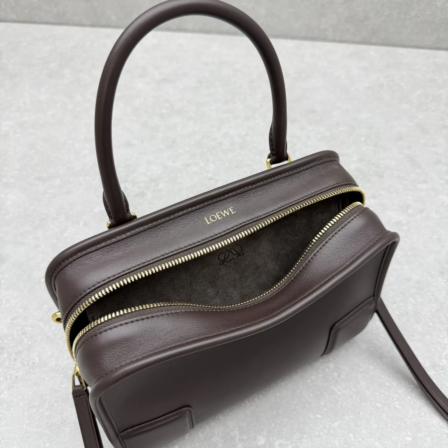 Loewe 皮革 ｛小全皮咖啡｝出 Amazona 手袋 斜背包 輕便斜挎款