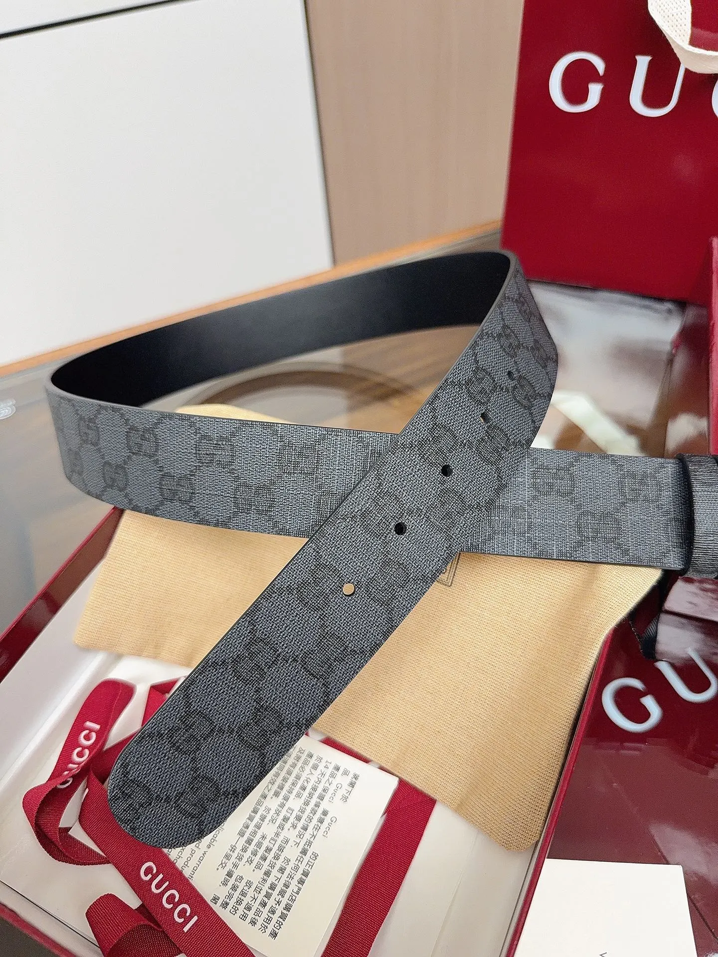 Gucci Double G Buckle Cowhide Belt Image 7 Gucci Double G Buckle Cowhide Belt Image 7