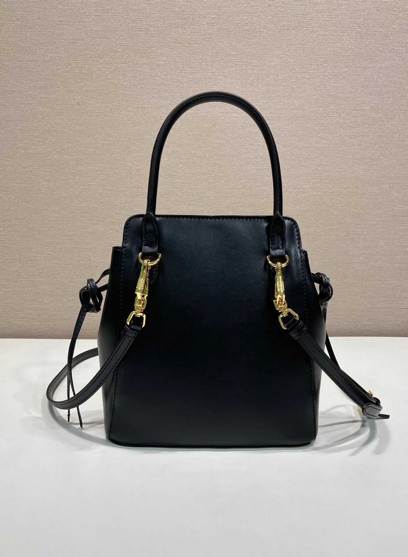 PRADA 1BA496 牛皮 手提包 日常通勤款