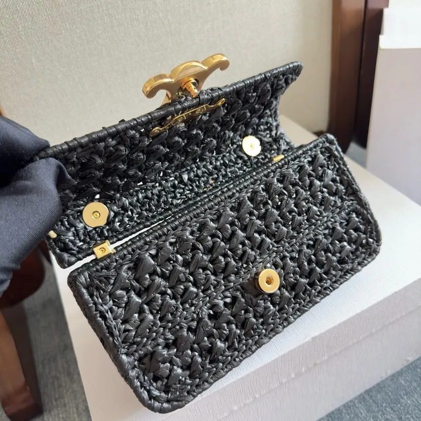 Celine Triomphe 腋下包 復古腋下背款(數字8) Celine Triomphe 腋下包 復古腋下背款(數字8)