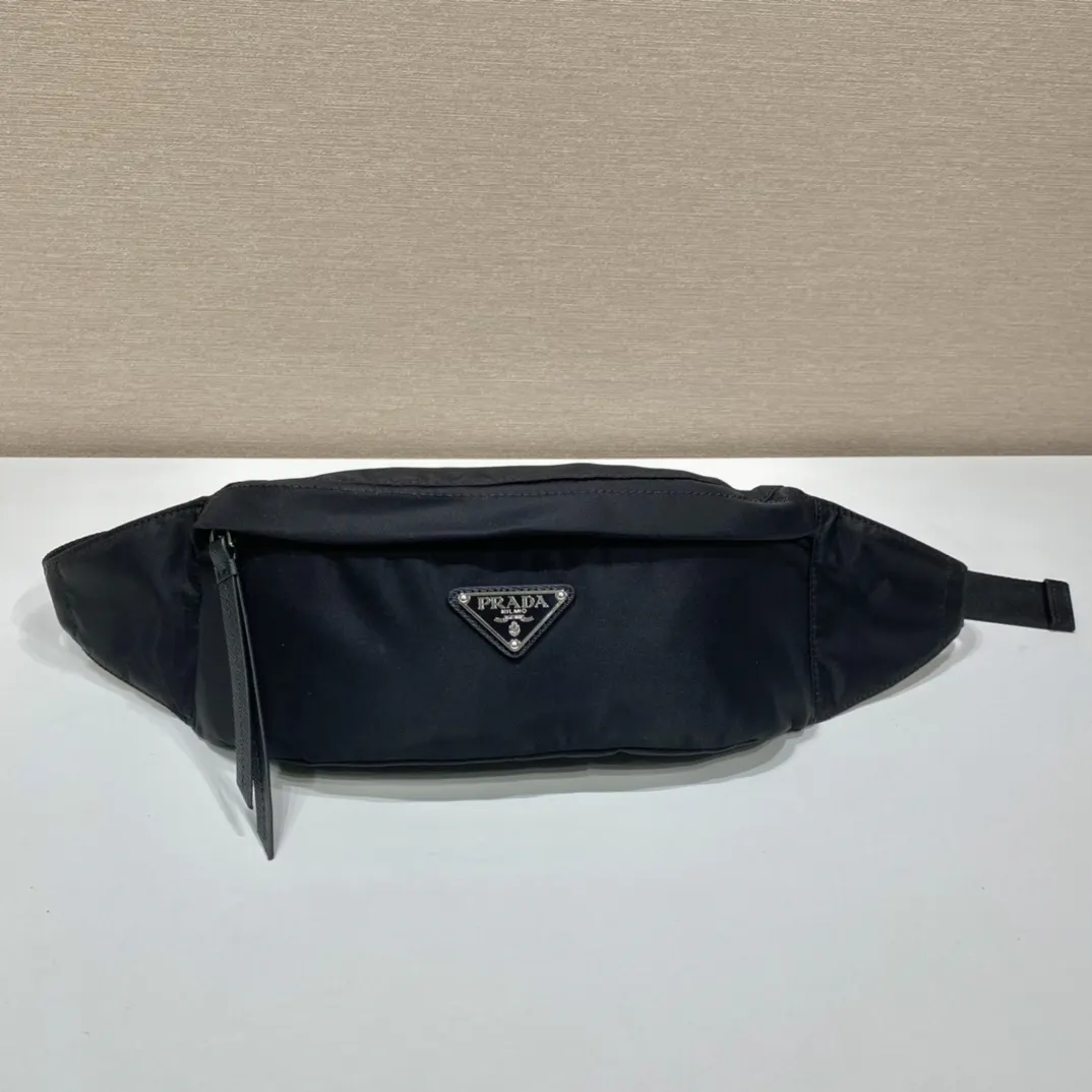尼龍 又可当腰包和胸包 休閒腰包款