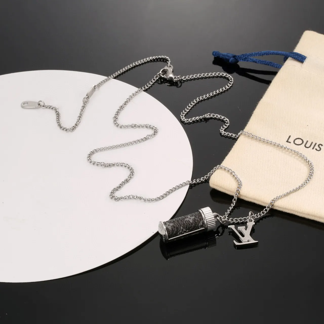 Louis Vuitton 鏈條 Mo字母 香水瓶 项链 精致锁骨链
