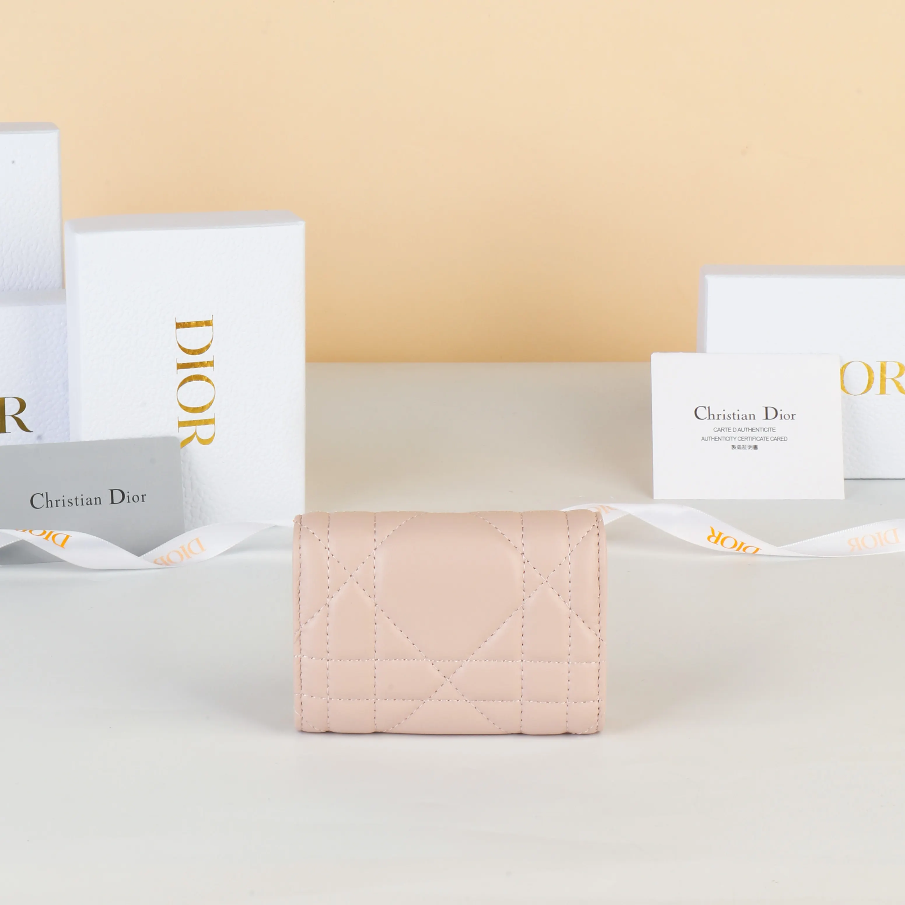 Dior Caro 米白色羊皮卡包 精致短款钱包