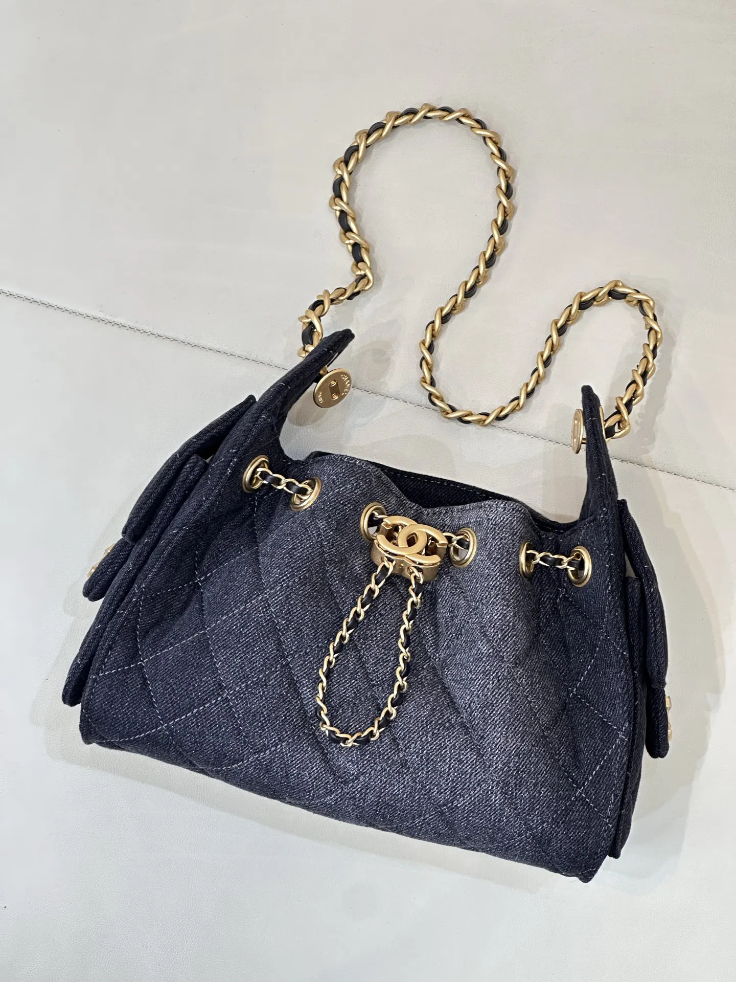 CHANEL 棕色牛皮Hobo腋下包 褶皱款